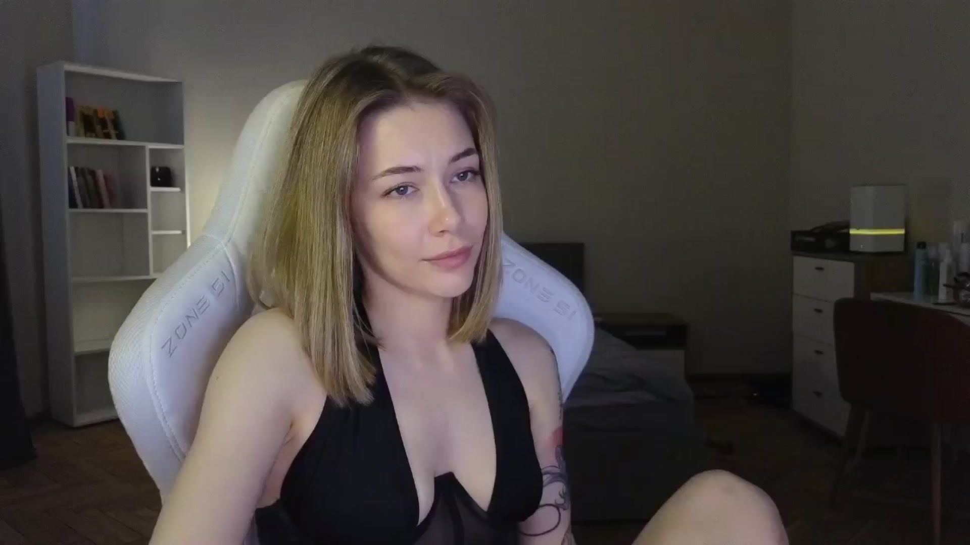 Gallery image thumbnail from KeepSpark's myfreecams stream on, 06/04/2025, 07:20 image 7 of 20