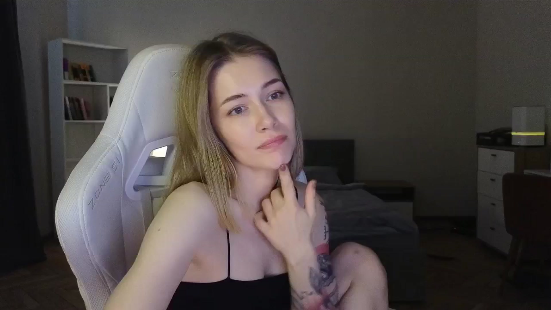 Gallery image thumbnail from KeepSpark's myfreecams stream on, 06/04/2025, 09:24 image 5 of 20
