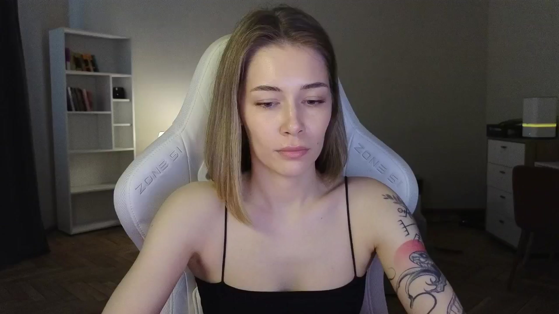 Gallery image thumbnail from KeepSpark's myfreecams stream on, 06/04/2025, 10:06 image 2 of 20