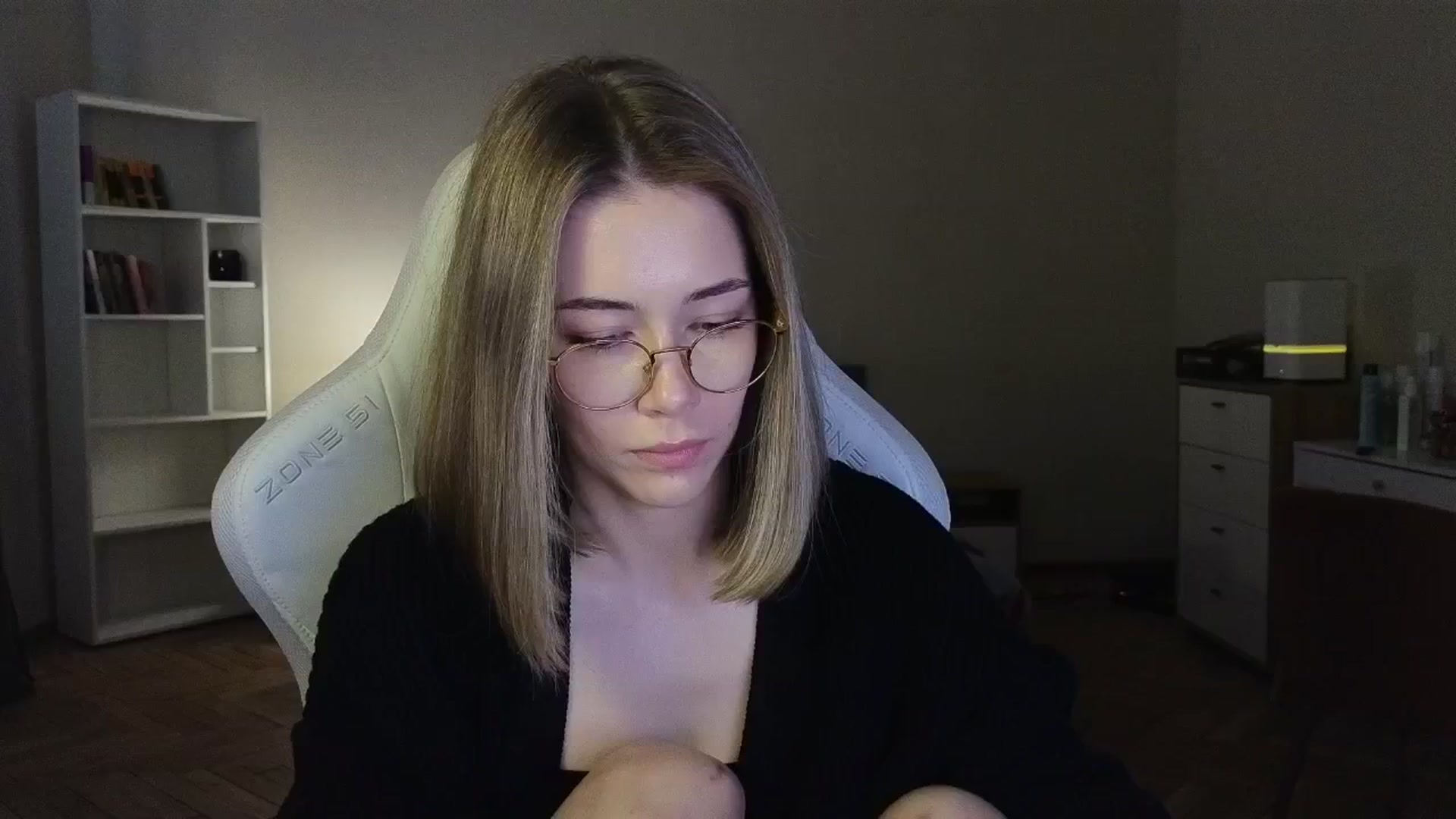 Gallery image thumbnail from KeepSpark's myfreecams stream on, 06/06/2025, 04:55 image 2 of 20