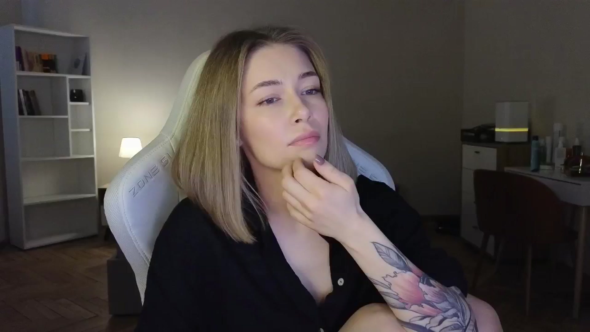Gallery image thumbnail from KeepSpark's myfreecams stream on, 06/11/2025, 05:33 image 2 of 20