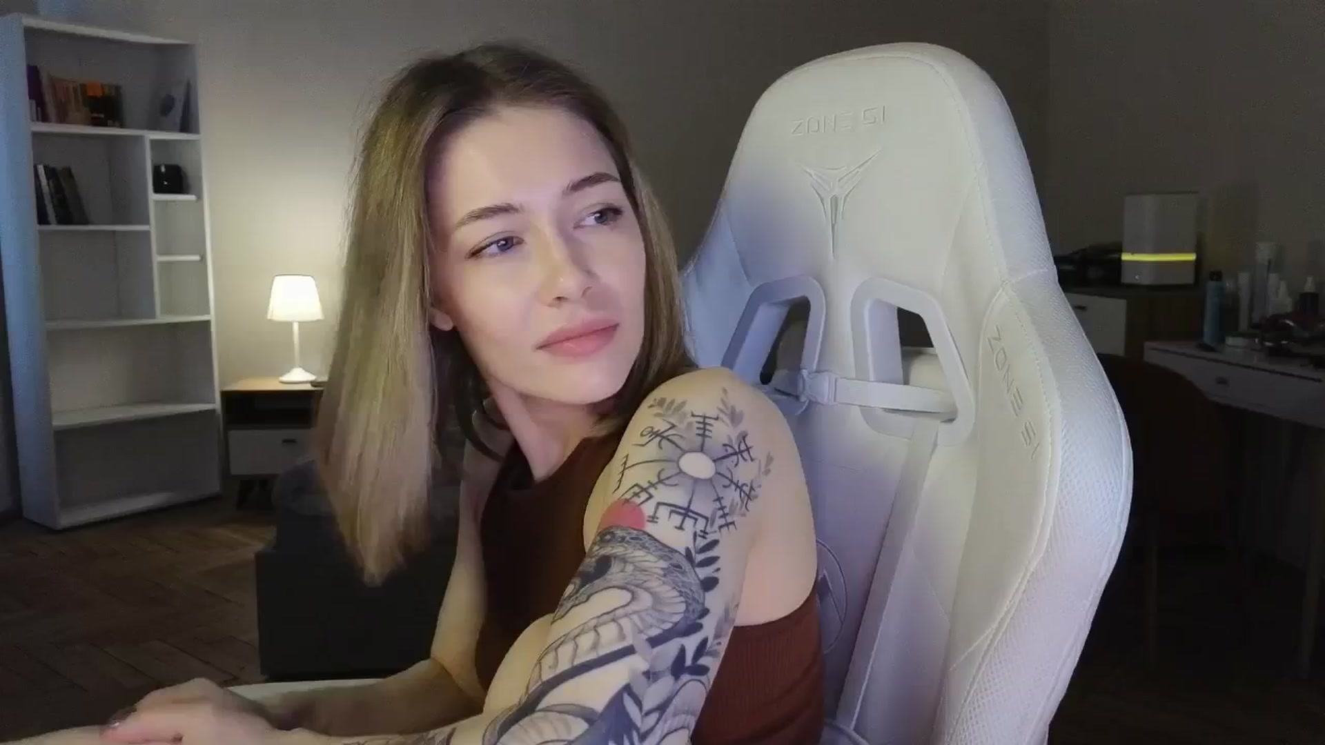 Gallery image thumbnail from KeepSpark's myfreecams stream on, 06/12/2025, 06:18 image 13 of 20