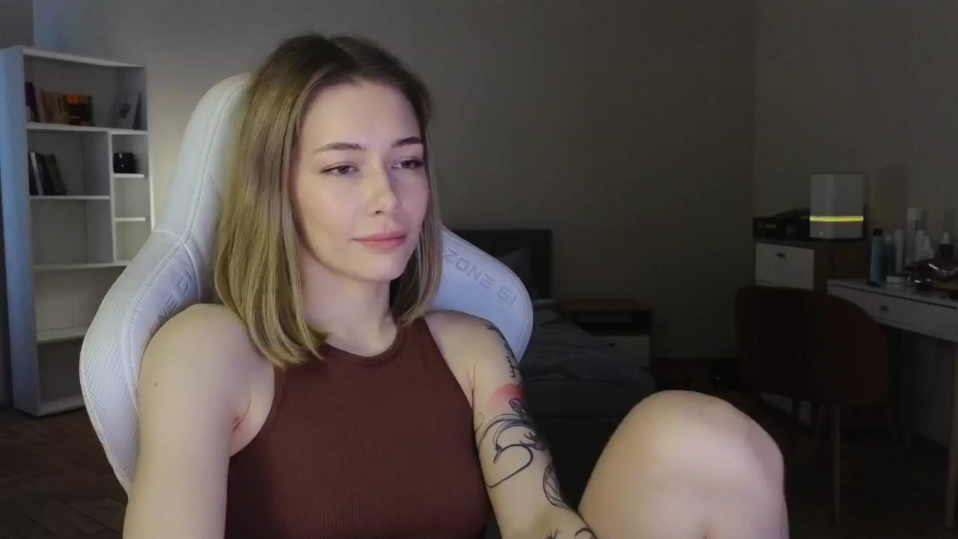 Gallery image thumbnail from KeepSpark's myfreecams stream on, 06/12/2025, 06:18 image 10 of 20