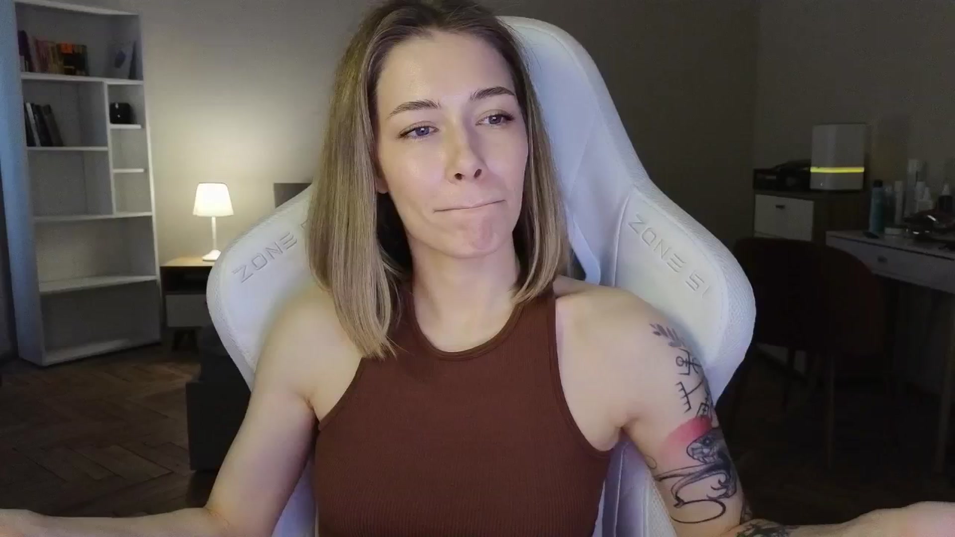 Gallery image thumbnail from KeepSpark's myfreecams stream on, 06/12/2025, 06:18 image 16 of 20