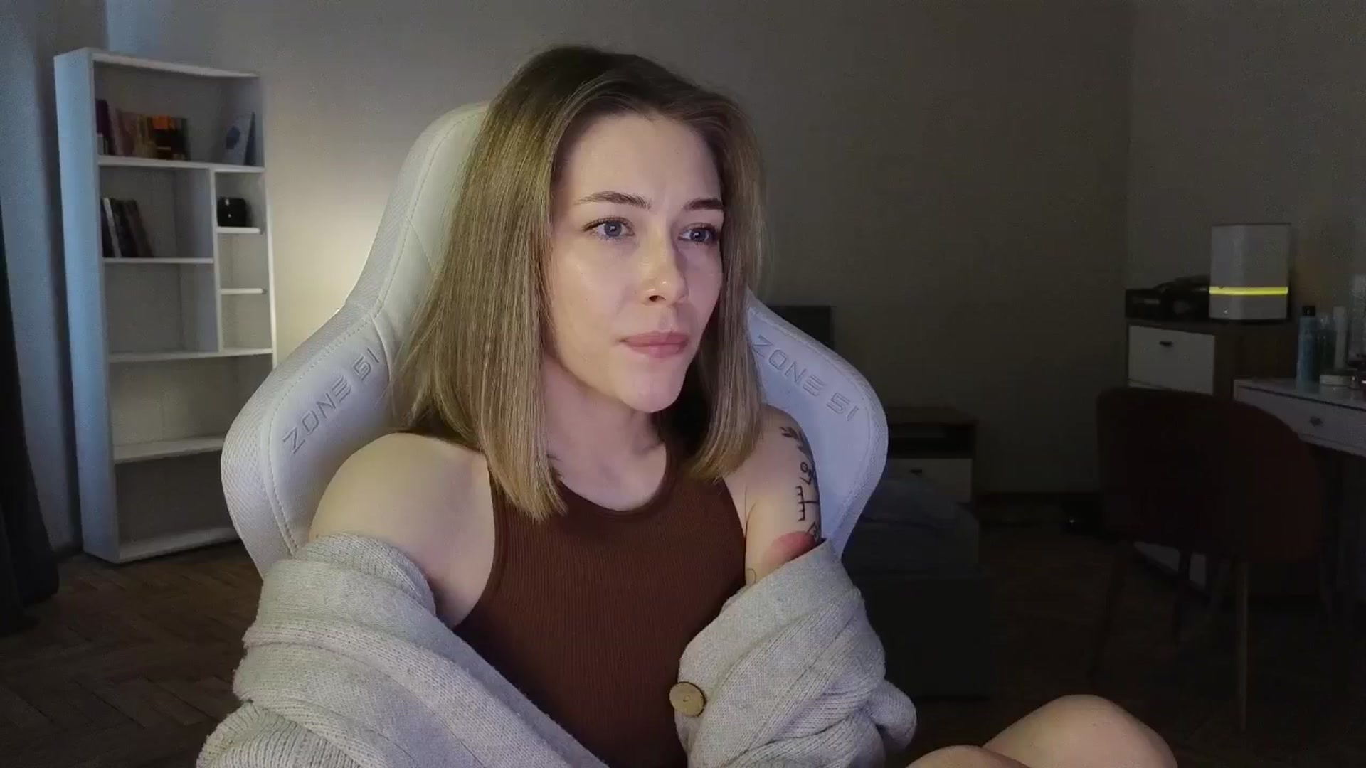Gallery image thumbnail from KeepSpark's myfreecams stream on, 06/12/2025, 09:26 image 6 of 20