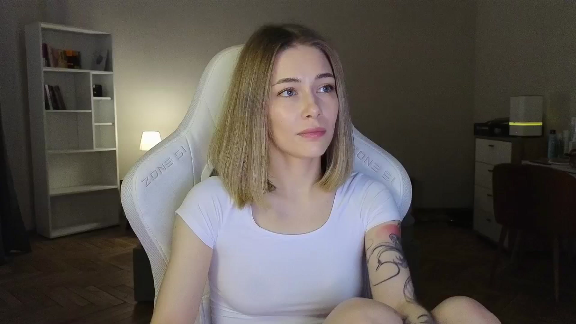 Gallery image thumbnail from KeepSpark's myfreecams stream on, 06/13/2025, 05:37 image 1 of 20