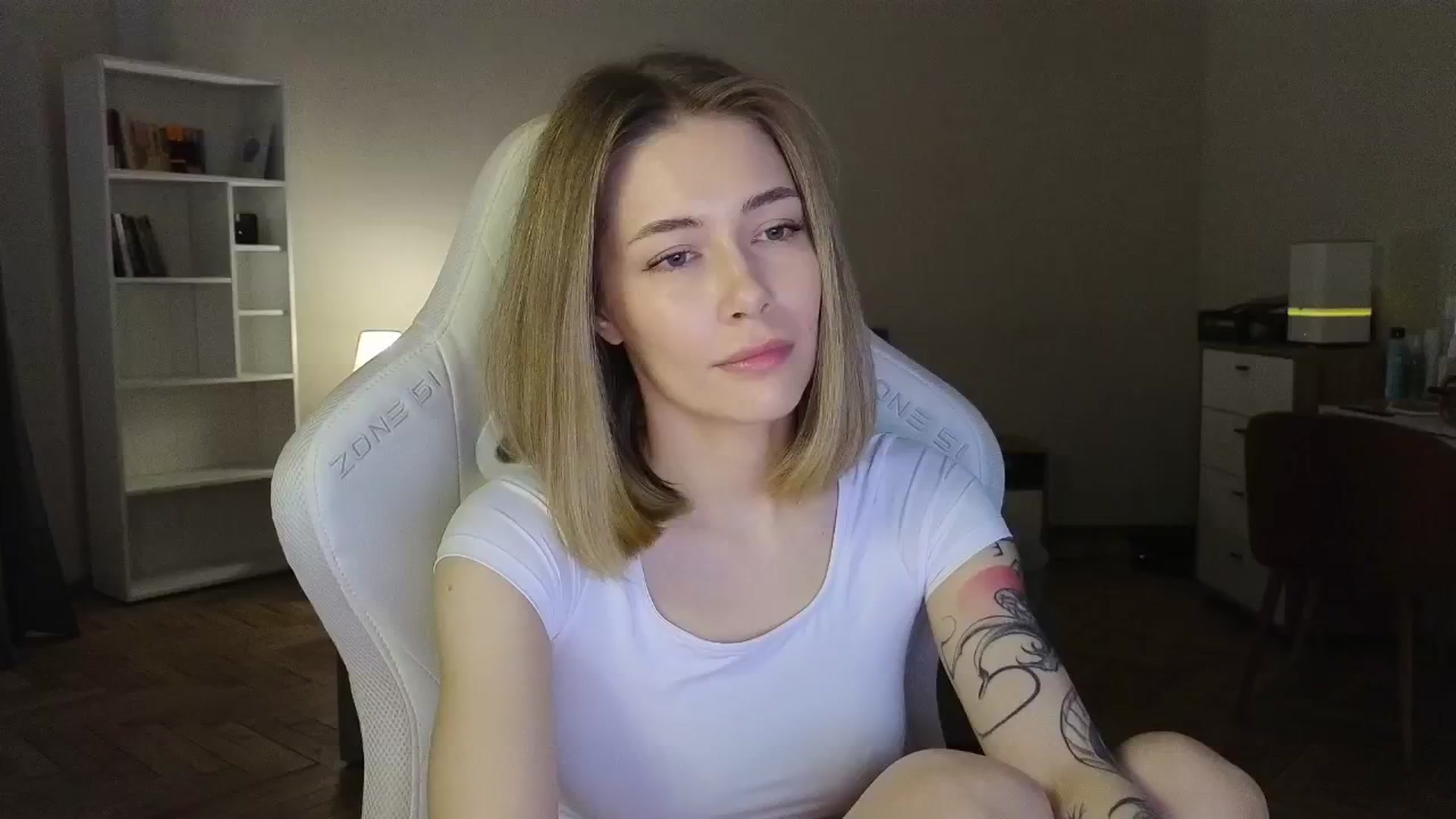 Gallery image thumbnail from KeepSpark's myfreecams stream on, 06/13/2025, 05:37 image 2 of 20