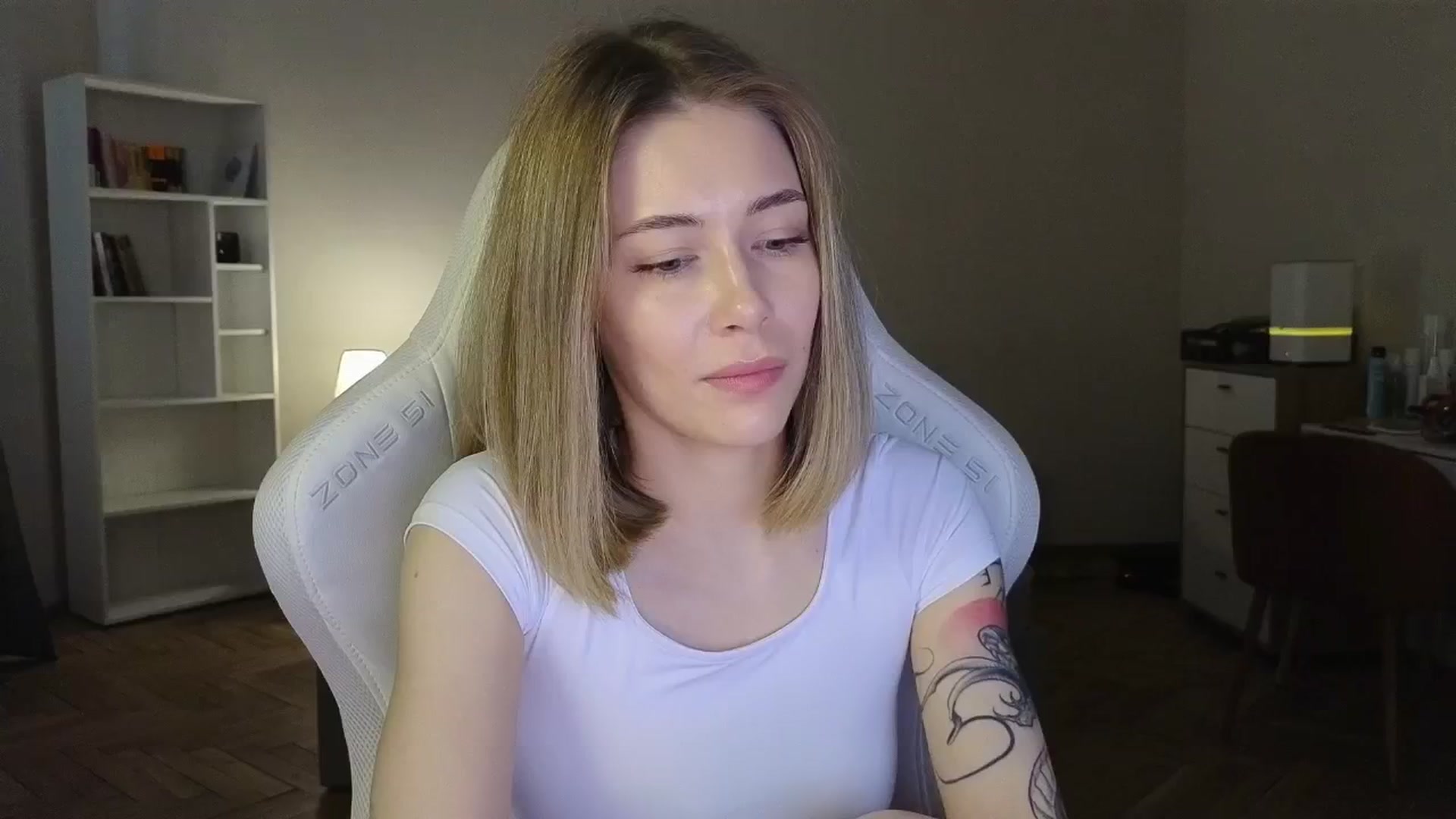 Gallery image thumbnail from KeepSpark's myfreecams stream on, 06/13/2025, 05:37 image 15 of 20