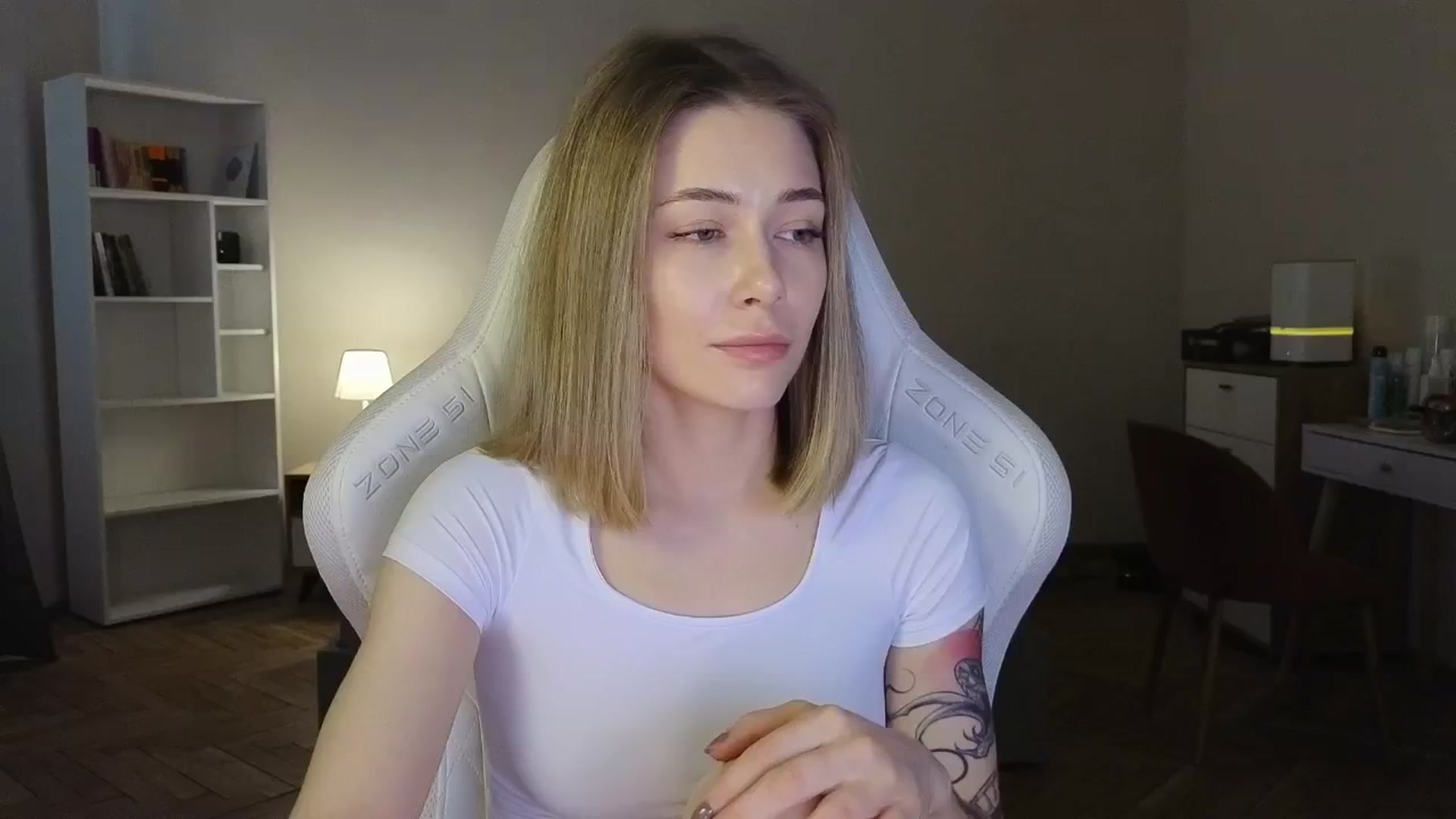 Gallery image thumbnail from KeepSpark's myfreecams stream on, 06/13/2025, 07:51 image 2 of 20