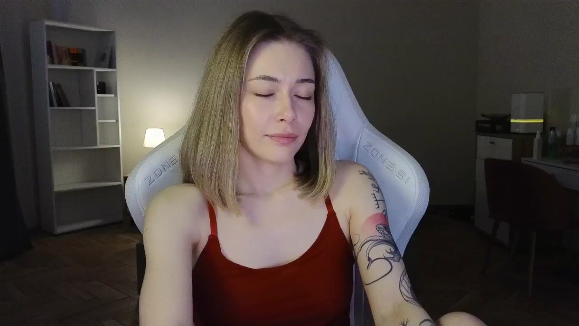Gallery image thumbnail from KeepSpark's myfreecams stream on, 06/27/2025, 05:18 image 19 of 20