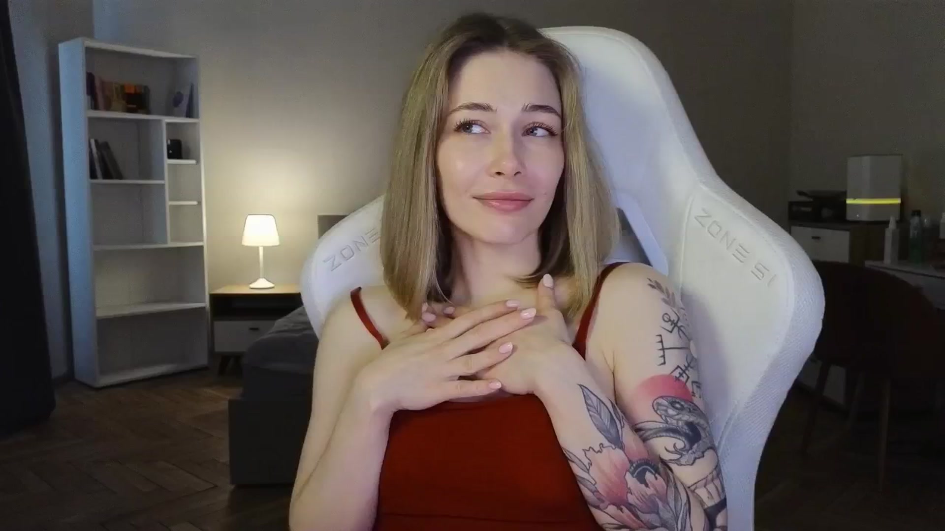 Gallery image thumbnail from KeepSpark's myfreecams stream on, 06/27/2025, 08:58 image 15 of 20