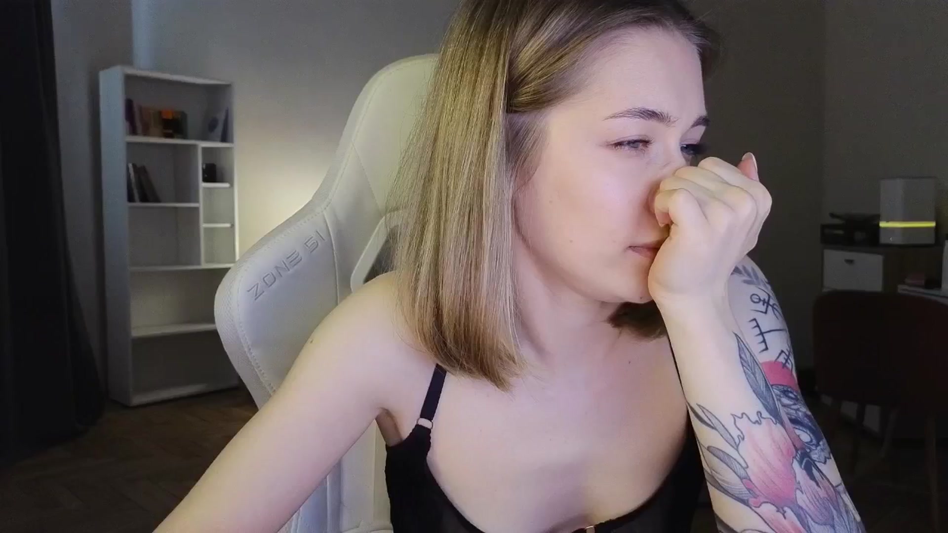 Gallery image thumbnail from KeepSpark's myfreecams stream on, 07/01/2025, 10:42 image 13 of 20