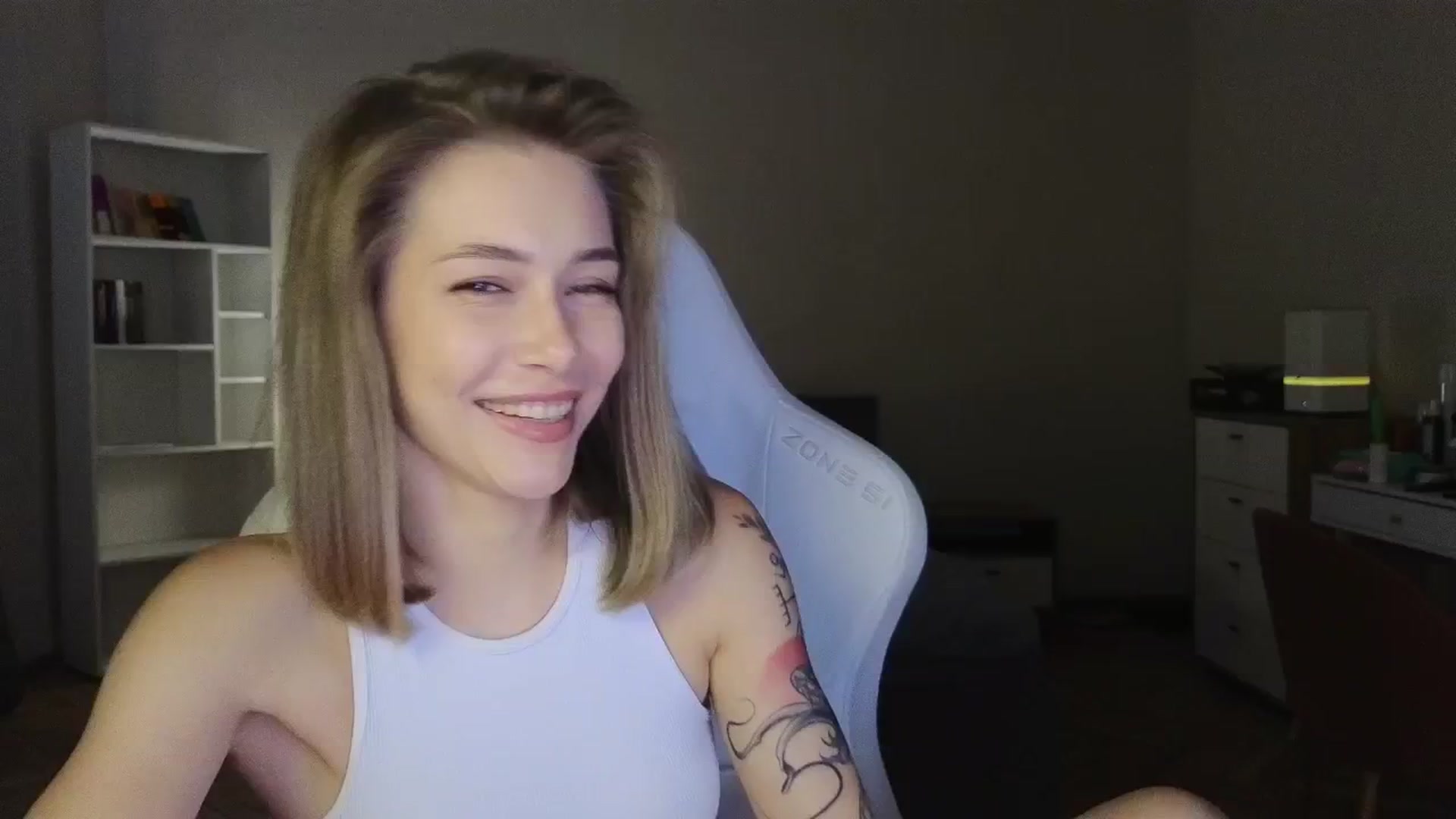 Gallery image thumbnail from KeepSpark's myfreecams stream on, 08/06/2025, 05:12 image 5 of 20