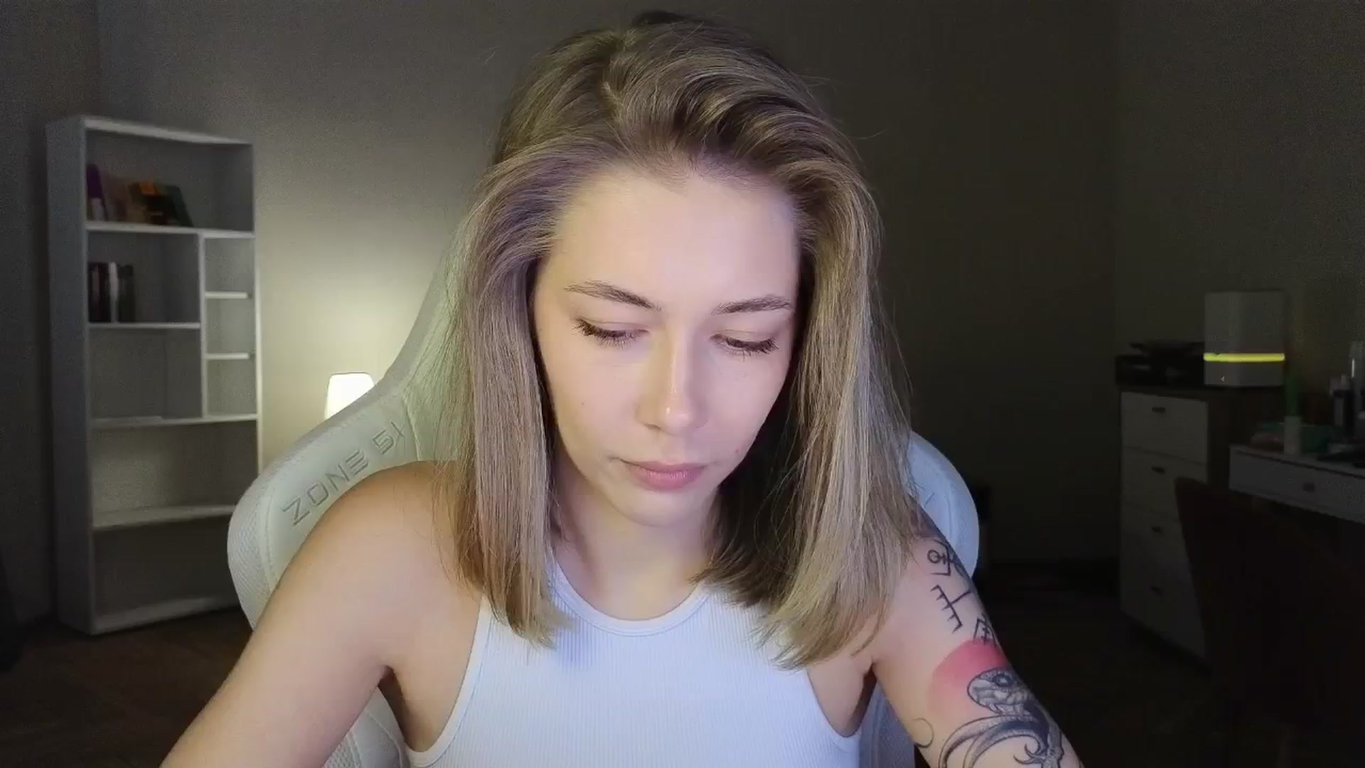 Gallery image thumbnail from KeepSpark's myfreecams stream on, 08/06/2025, 05:12 image 8 of 20