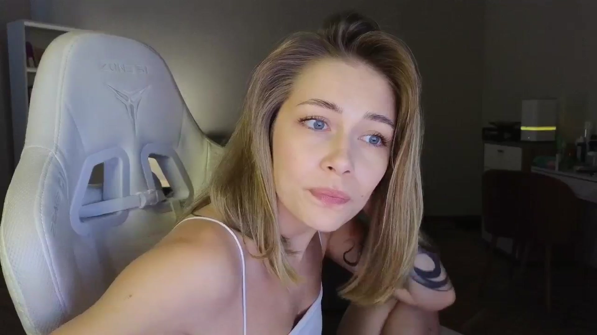 Gallery image thumbnail from KeepSpark's myfreecams stream on, 08/07/2025, 07:00 image 18 of 20