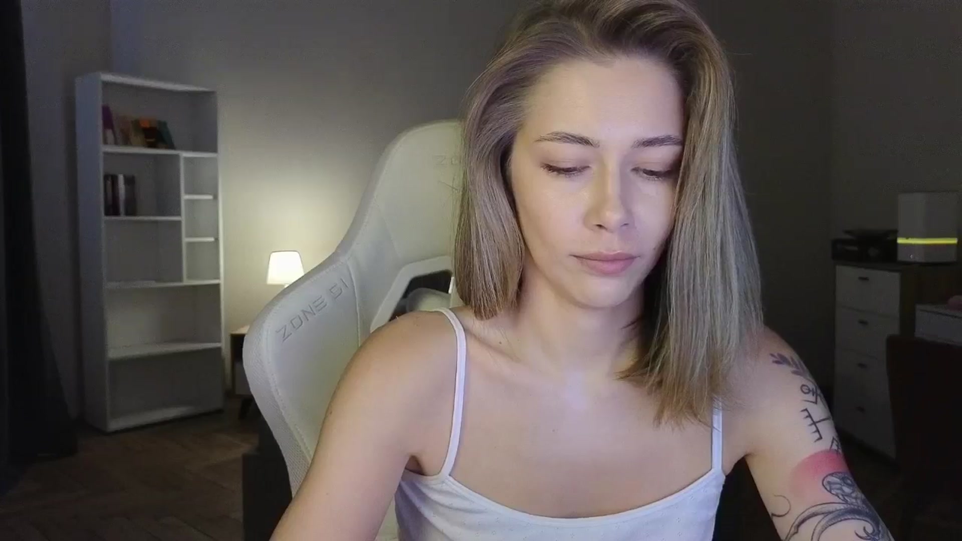 Gallery image thumbnail from KeepSpark's myfreecams stream on, 08/09/2025, 05:44 image 4 of 20