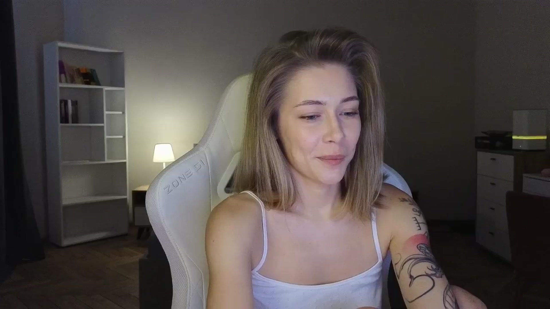 Gallery image thumbnail from KeepSpark's myfreecams stream on, 08/09/2025, 05:44 image 9 of 20