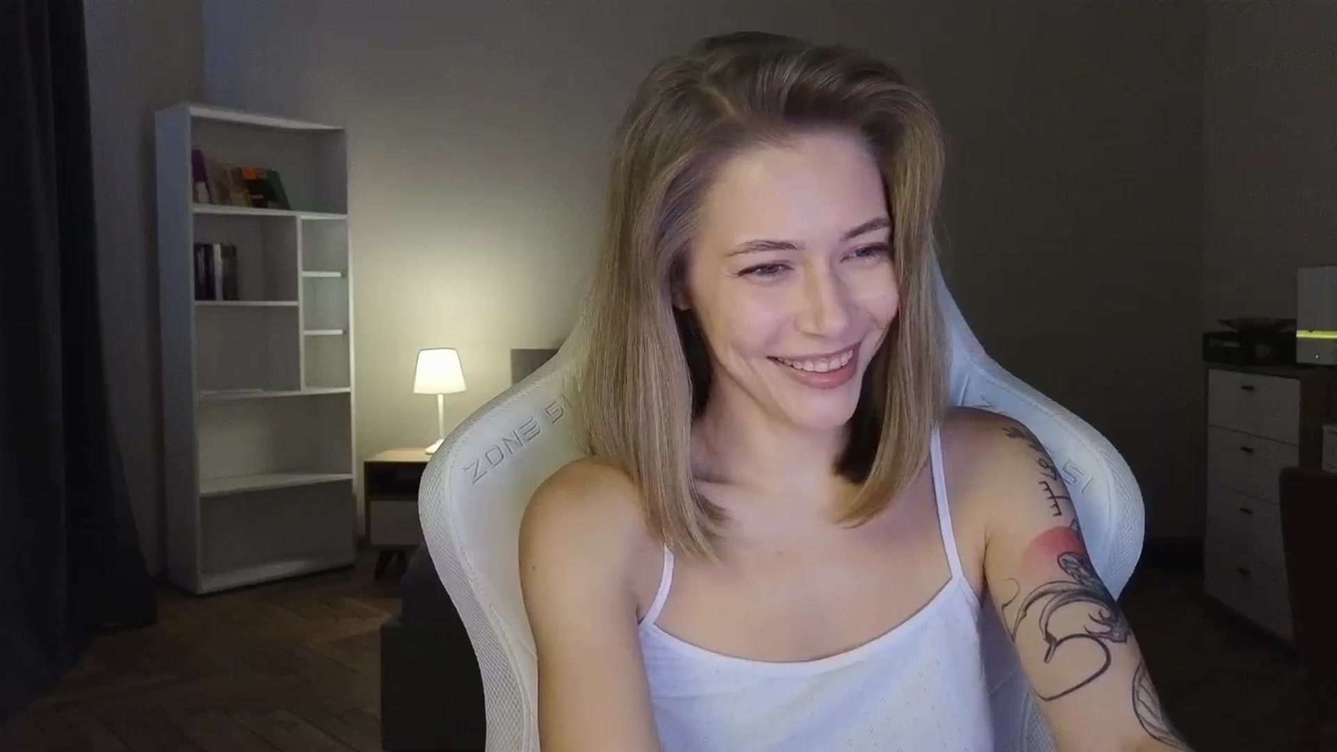 Gallery image thumbnail from KeepSpark's myfreecams stream on, 08/09/2025, 05:44 image 15 of 20