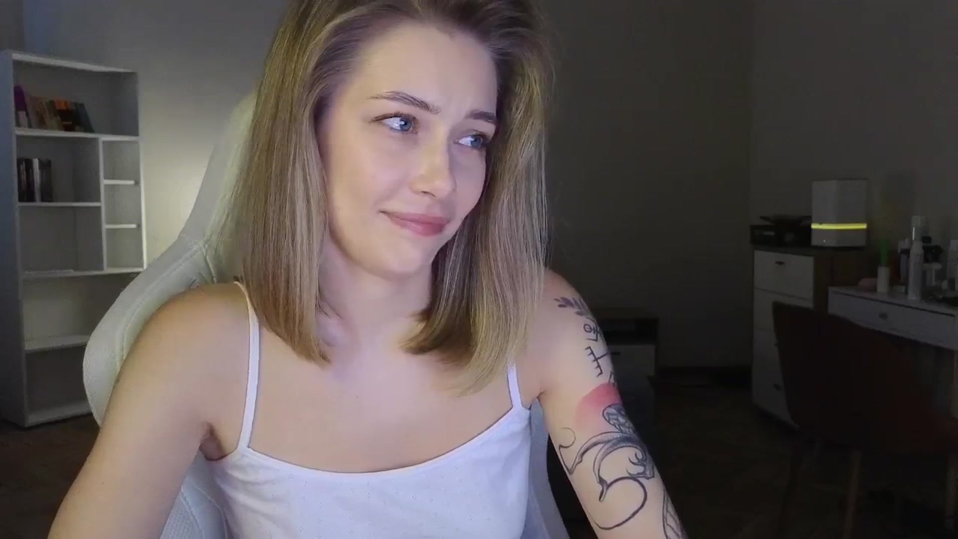 Gallery image thumbnail from KeepSpark's myfreecams stream on, 08/09/2025, 06:56 image 9 of 20