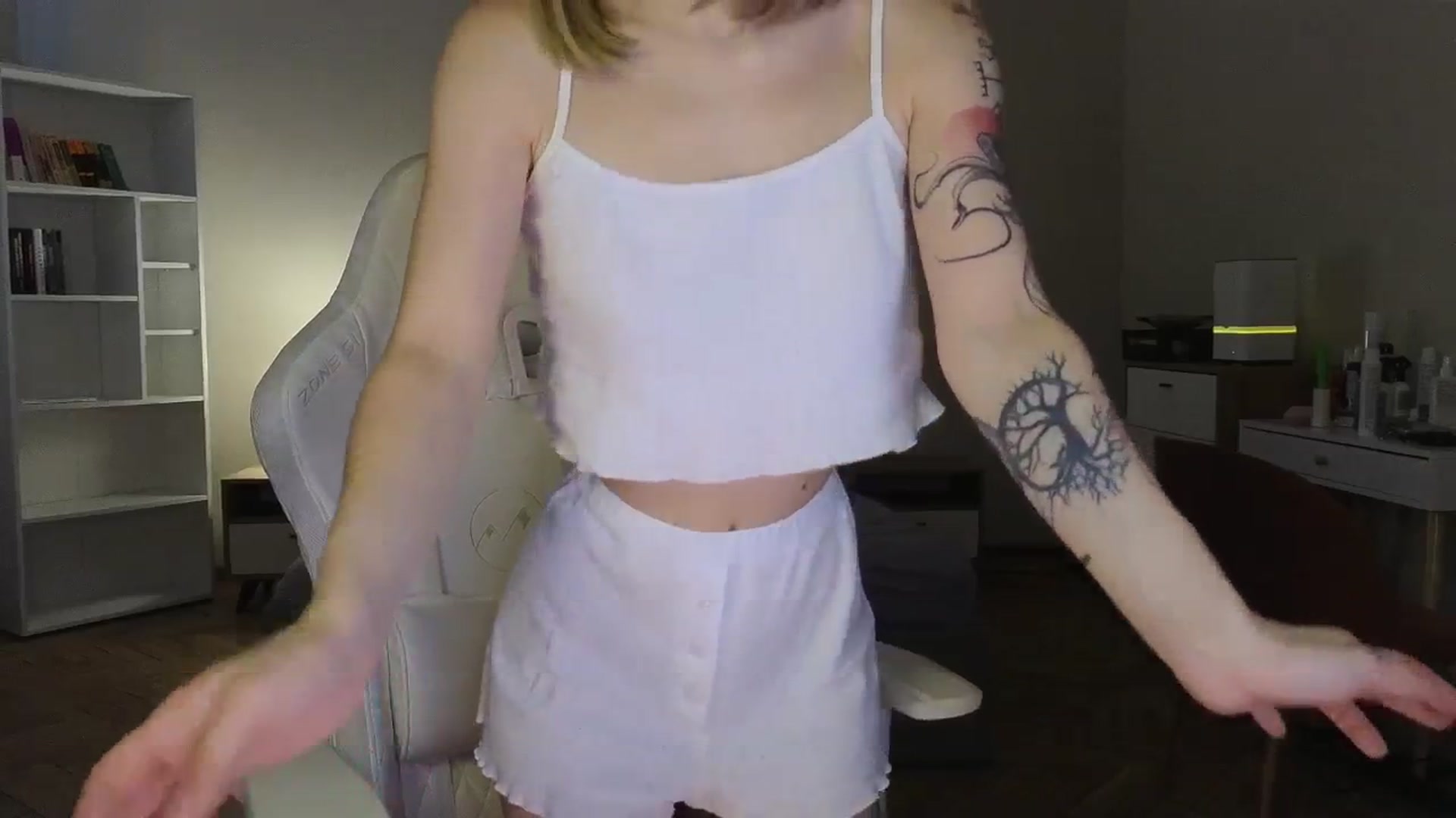 Gallery image thumbnail from KeepSpark's myfreecams stream on, 08/09/2025, 06:56 image 5 of 20