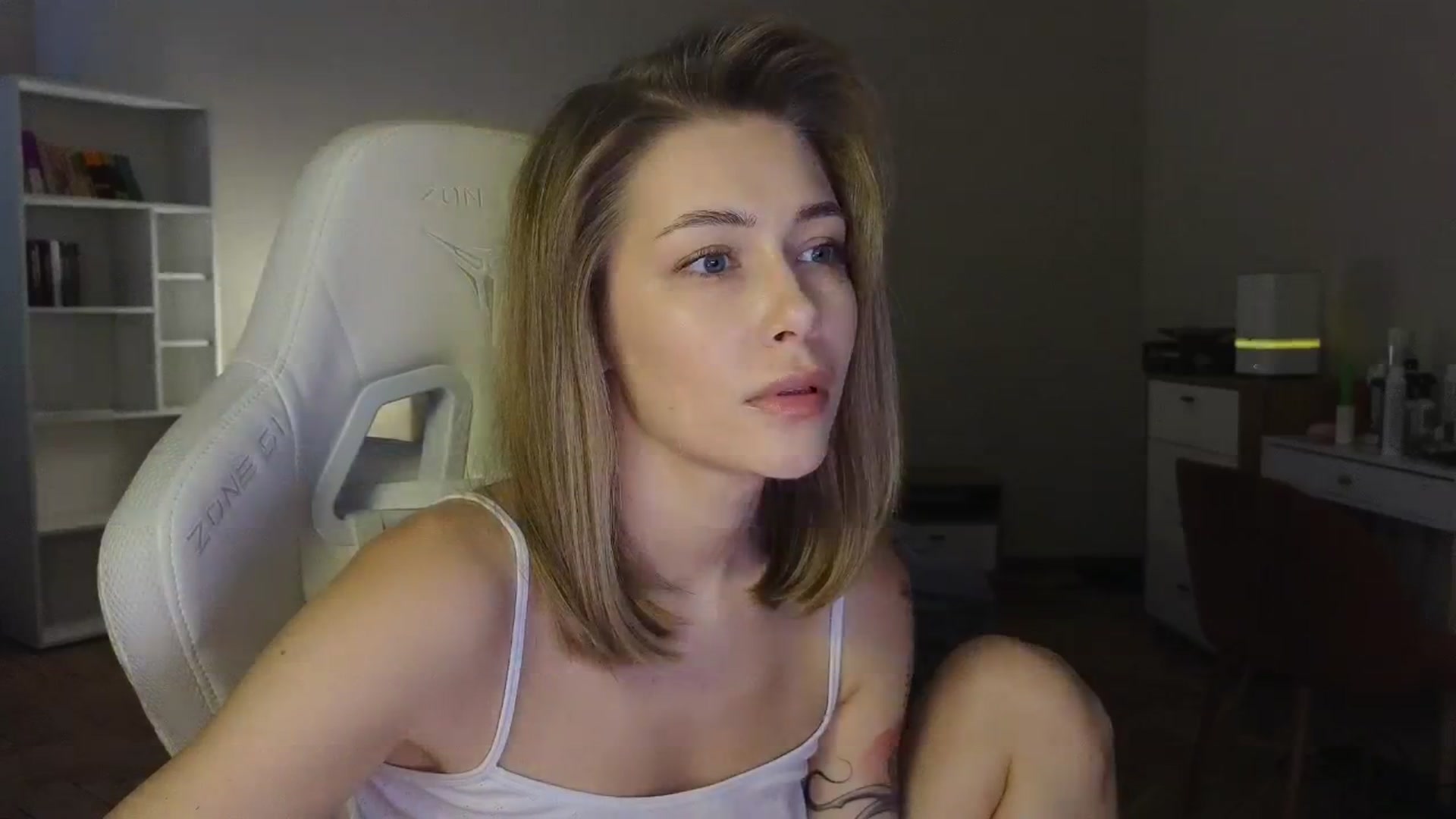 Gallery image thumbnail from KeepSpark's myfreecams stream on, 08/09/2025, 06:56 image 15 of 20