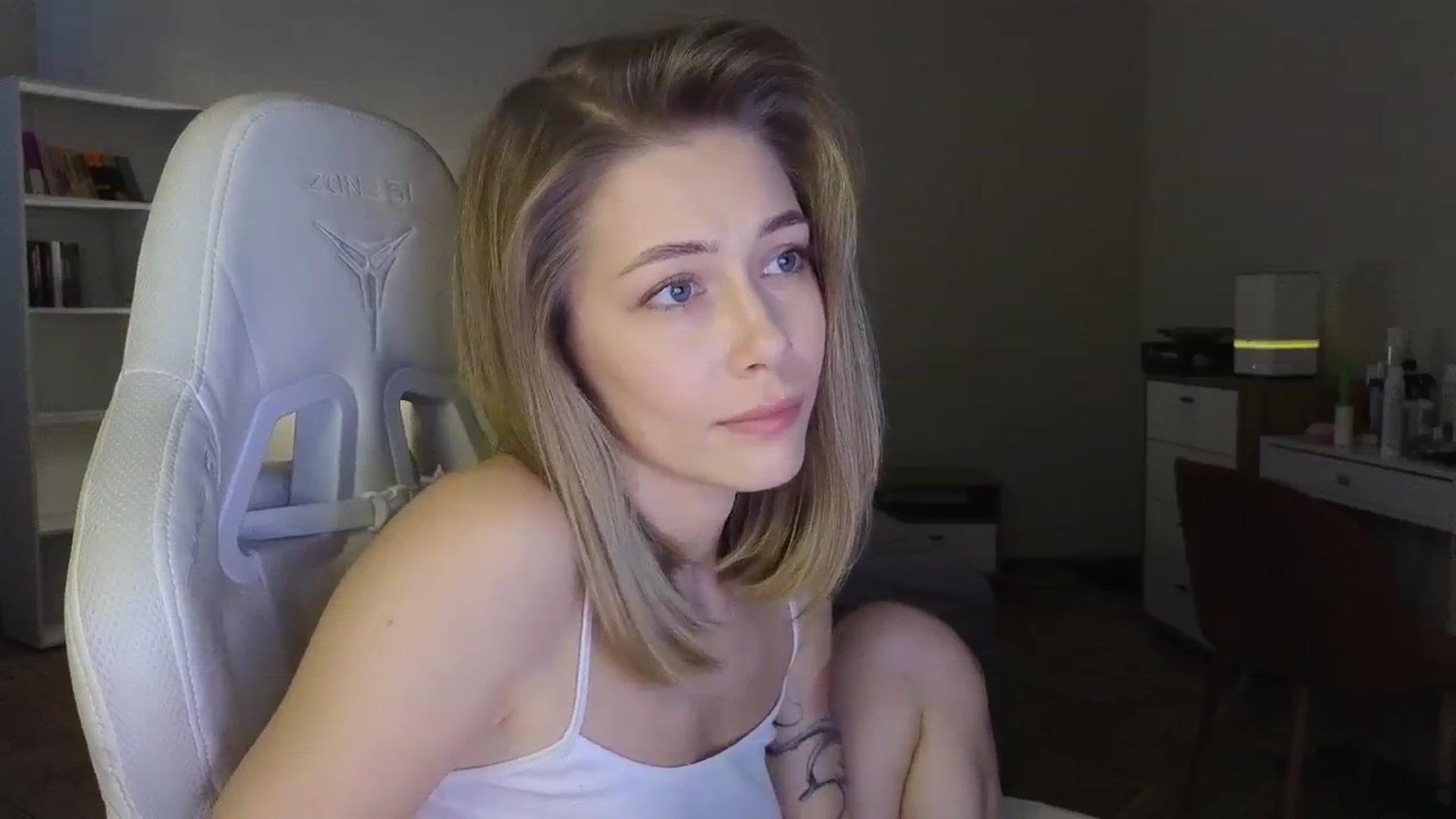Gallery image thumbnail from KeepSpark's myfreecams stream on, 08/09/2025, 06:56 image 12 of 20