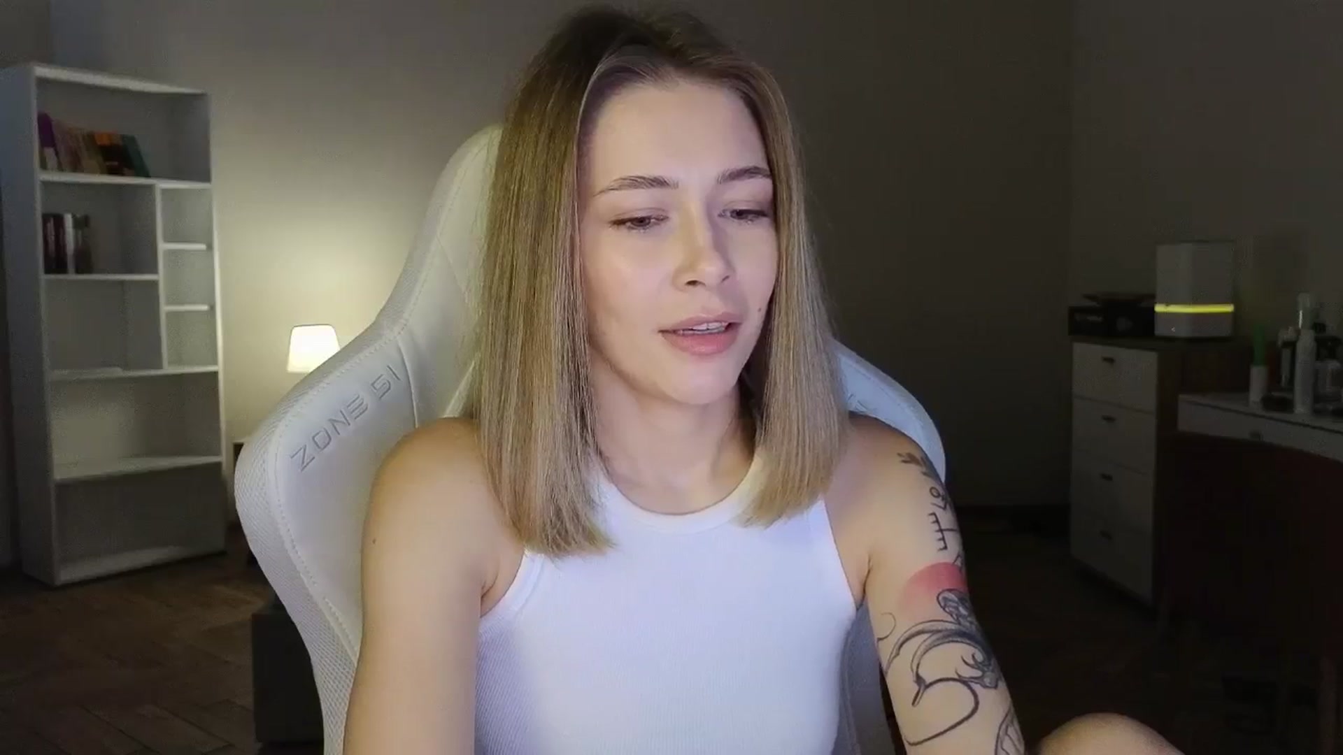 Gallery image thumbnail from KeepSpark's myfreecams stream on, 08/12/2025, 04:49 image 3 of 20