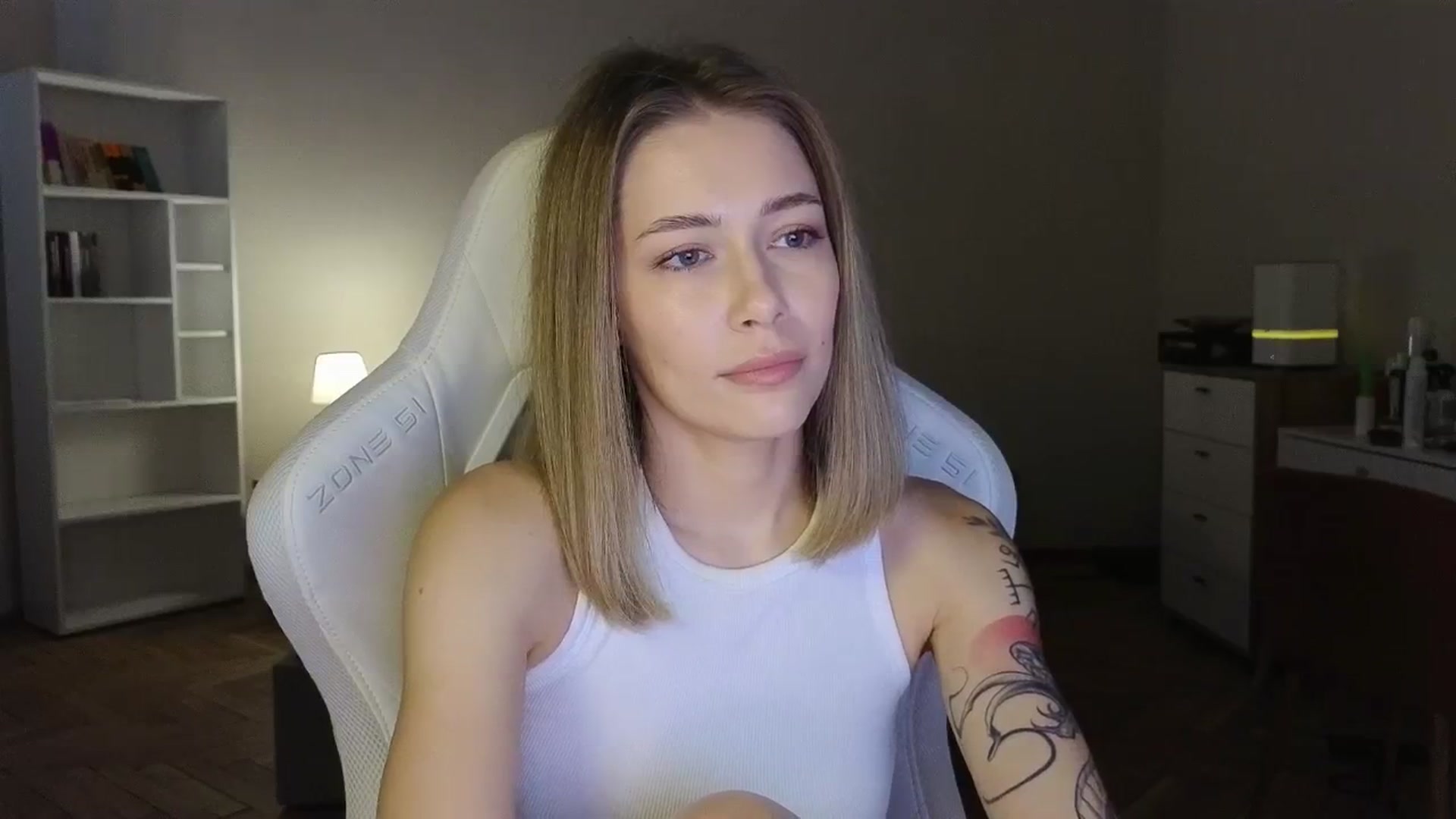 Gallery image thumbnail from KeepSpark's myfreecams stream on, 08/12/2025, 04:49 image 5 of 20