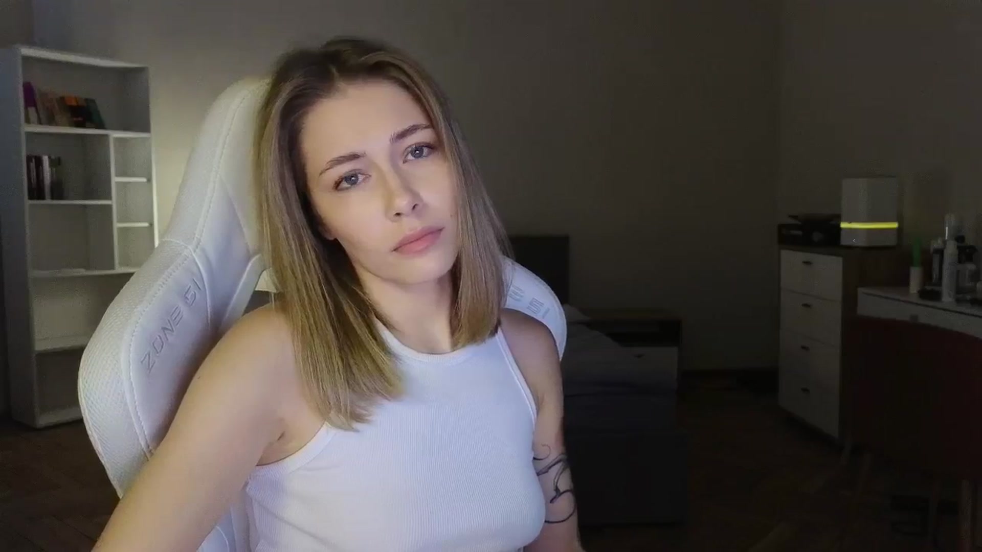 Gallery image thumbnail from KeepSpark's myfreecams stream on, 08/12/2025, 04:49 image 7 of 20
