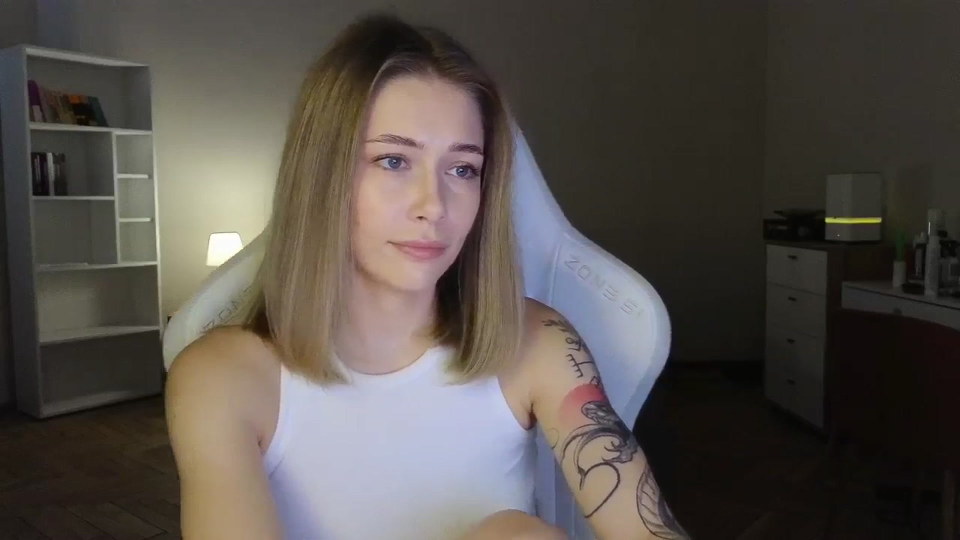 Gallery image thumbnail from KeepSpark's myfreecams stream on, 08/12/2025, 04:49 image 6 of 20