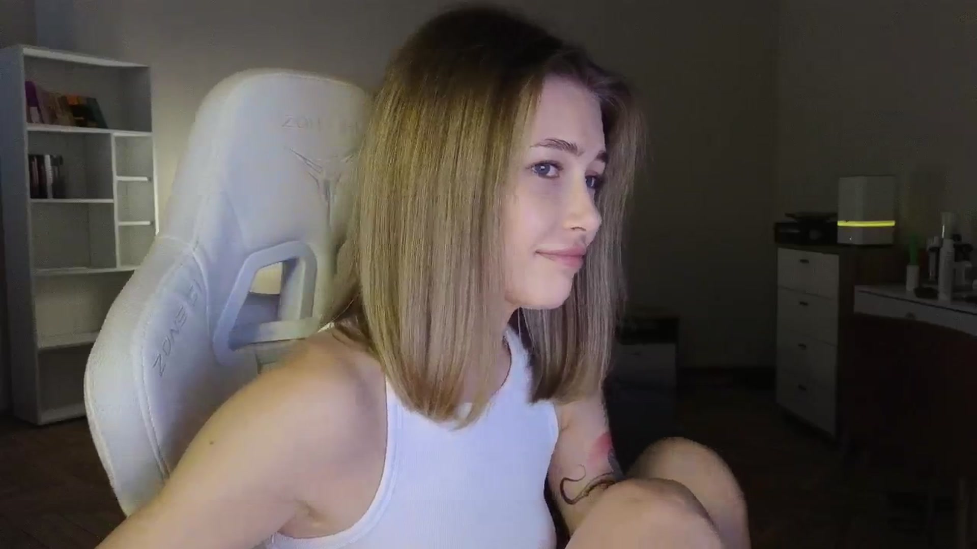 Gallery image thumbnail from KeepSpark's myfreecams stream on, 08/12/2025, 04:49 image 8 of 20