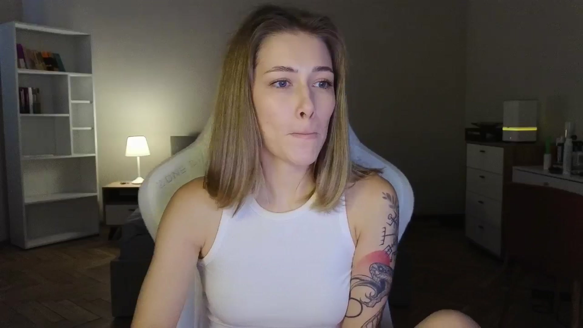 Gallery image thumbnail from KeepSpark's myfreecams stream on, 08/12/2025, 06:00 image 15 of 20