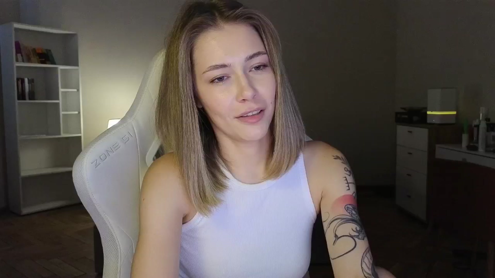 Gallery image thumbnail from KeepSpark's myfreecams stream on, 08/12/2025, 06:00 image 1 of 20