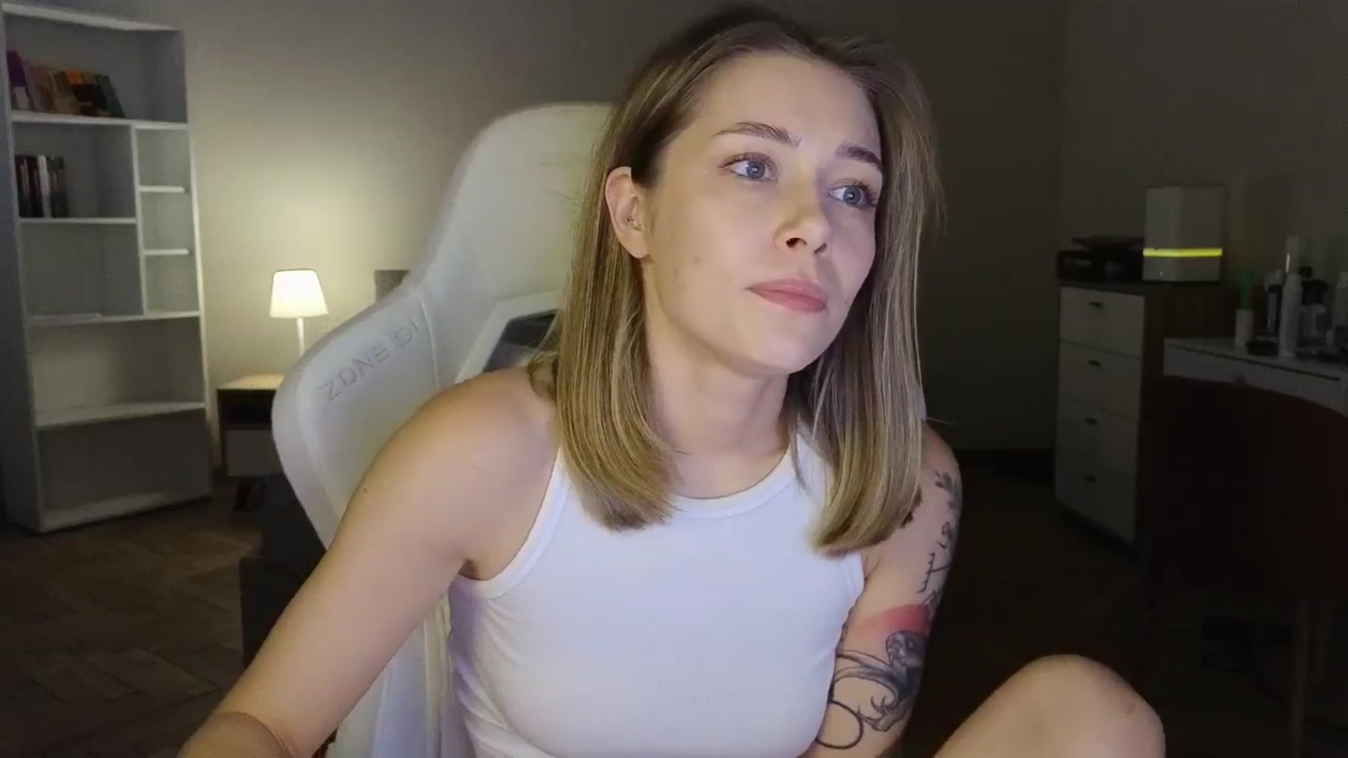 Gallery image thumbnail from KeepSpark's myfreecams stream on, 08/12/2025, 07:07 image 10 of 20