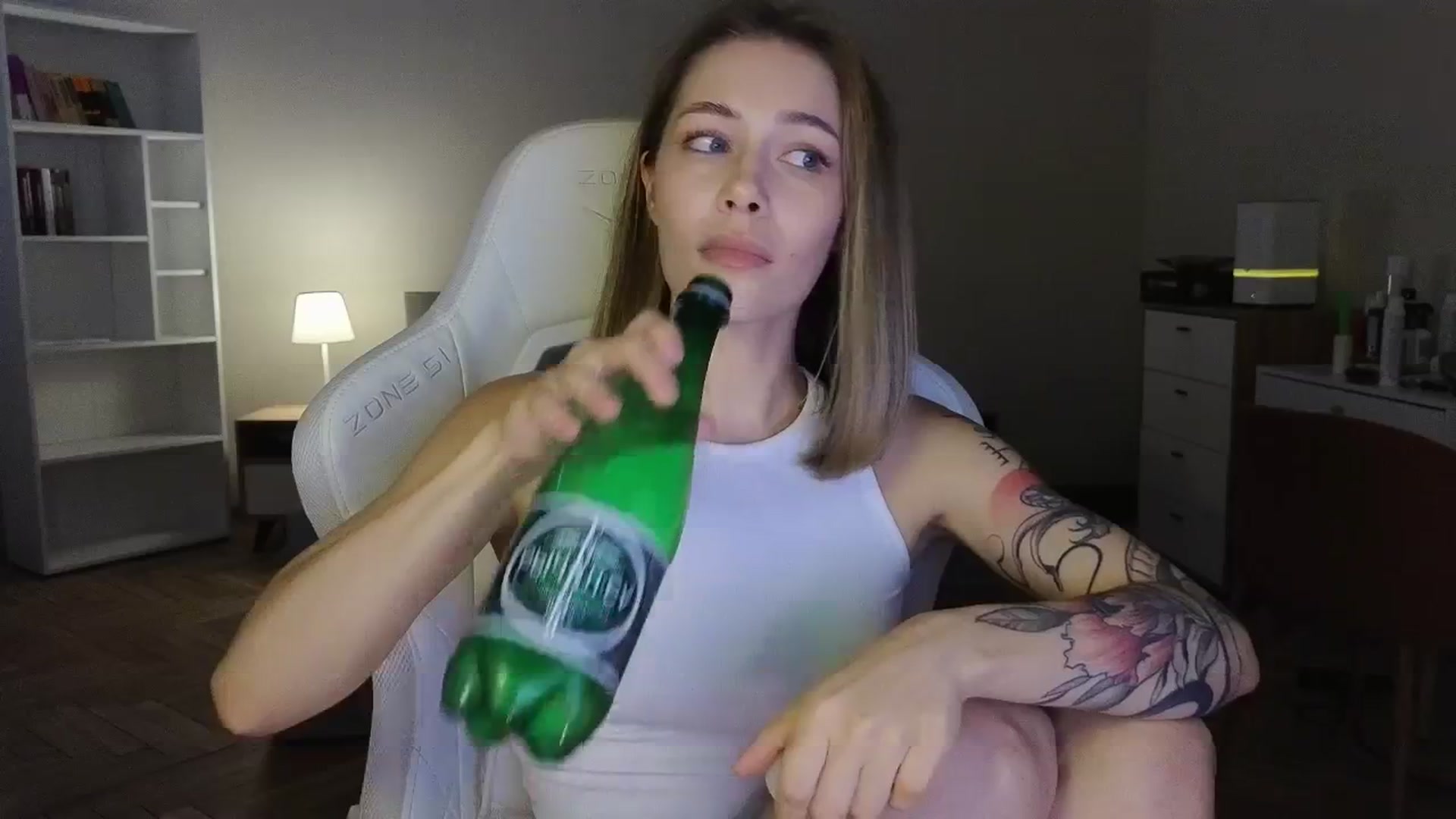Gallery image thumbnail from KeepSpark's myfreecams stream on, 08/12/2025, 07:07 image 12 of 20
