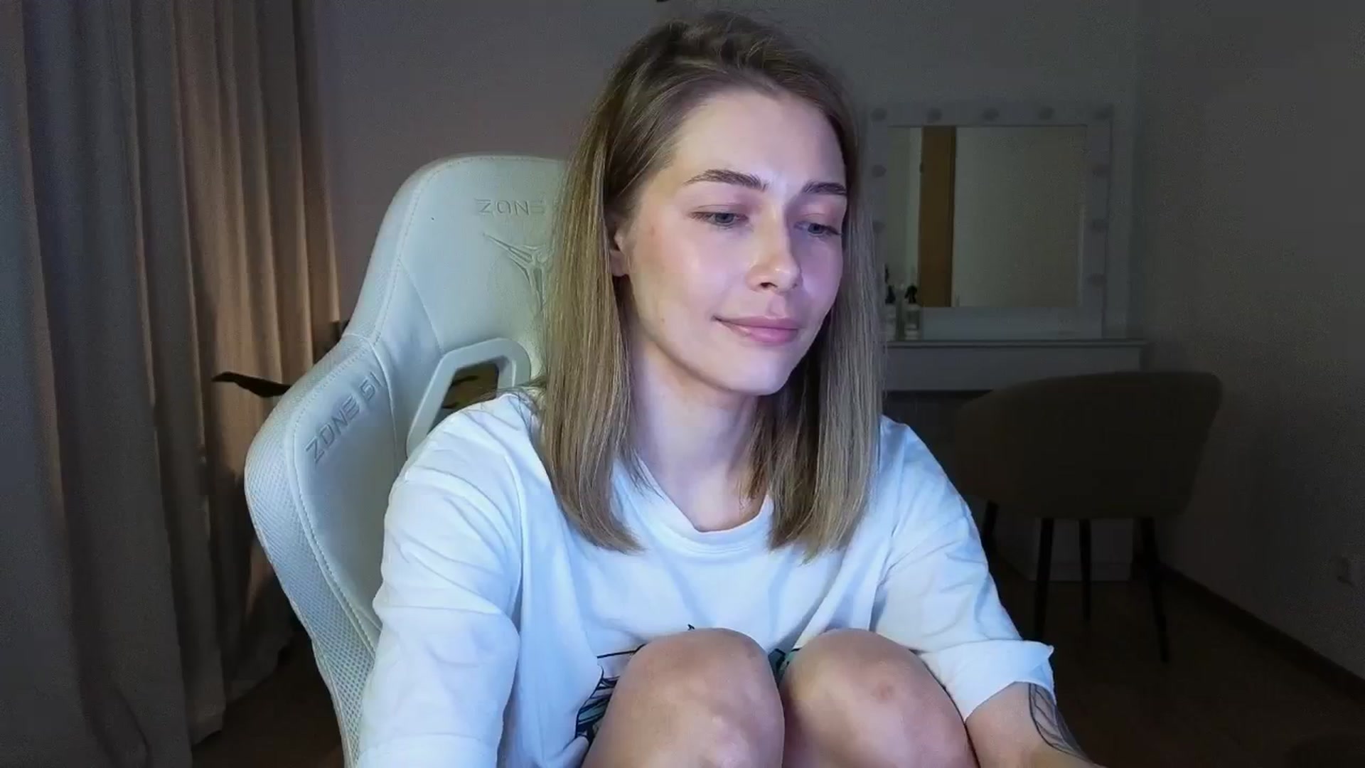 Gallery image thumbnail from KeepSpark's myfreecams stream on, 10/02/2025, 06:50 image 16 of 20