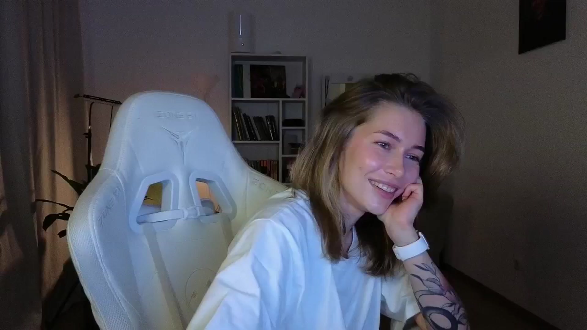Gallery image thumbnail from KeepSpark's myfreecams stream on, 11/17/2025, 05:19 image 18 of 20