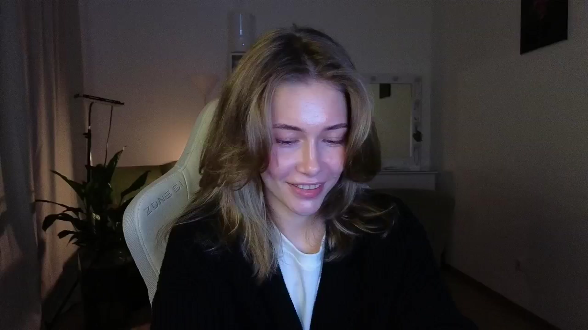 Gallery image thumbnail from KeepSpark's myfreecams stream on, 11/17/2025, 05:19 image 1 of 20