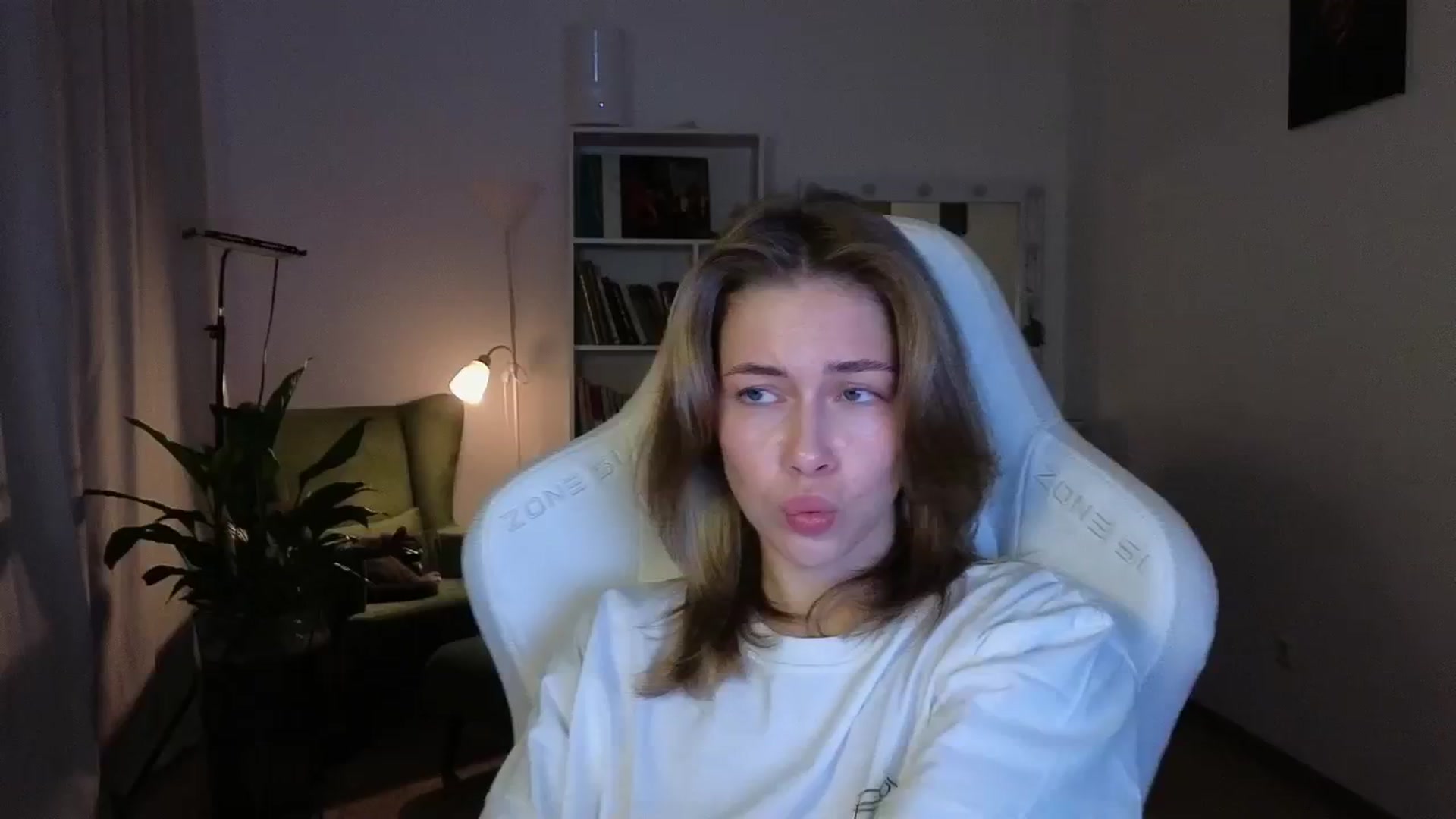 Gallery image thumbnail from KeepSpark's myfreecams stream on, 11/17/2025, 05:56 image 16 of 20