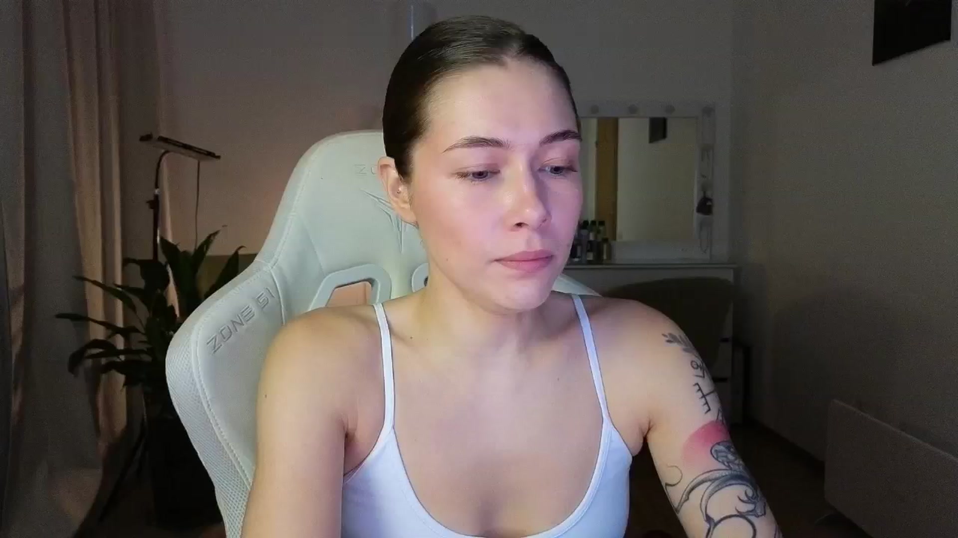 Gallery image thumbnail from KeepSpark's myfreecams stream on, 11/28/2025, 04:55 image 12 of 20