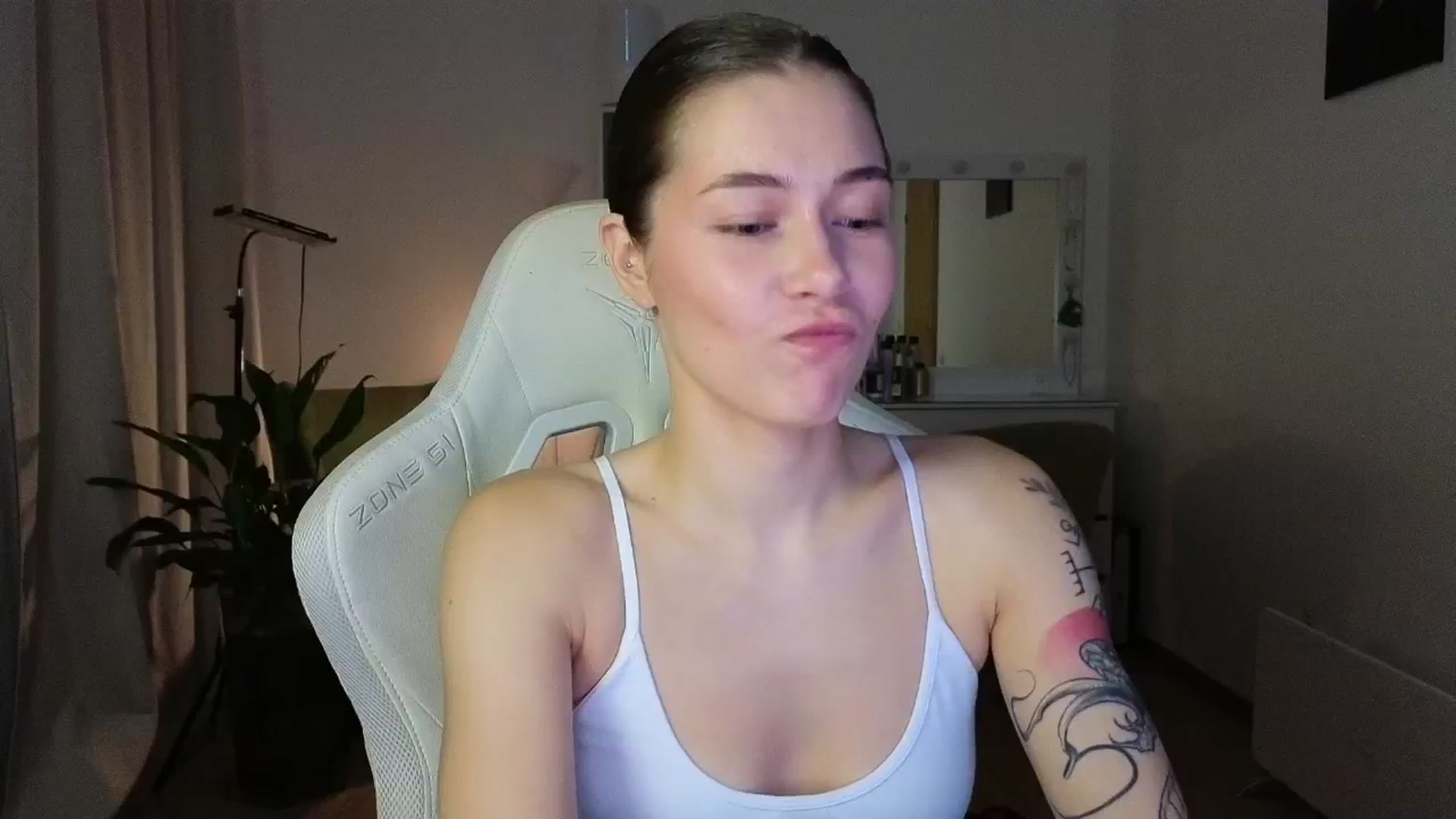Gallery image thumbnail from KeepSpark's myfreecams stream on, 11/28/2025, 04:55 image 7 of 20