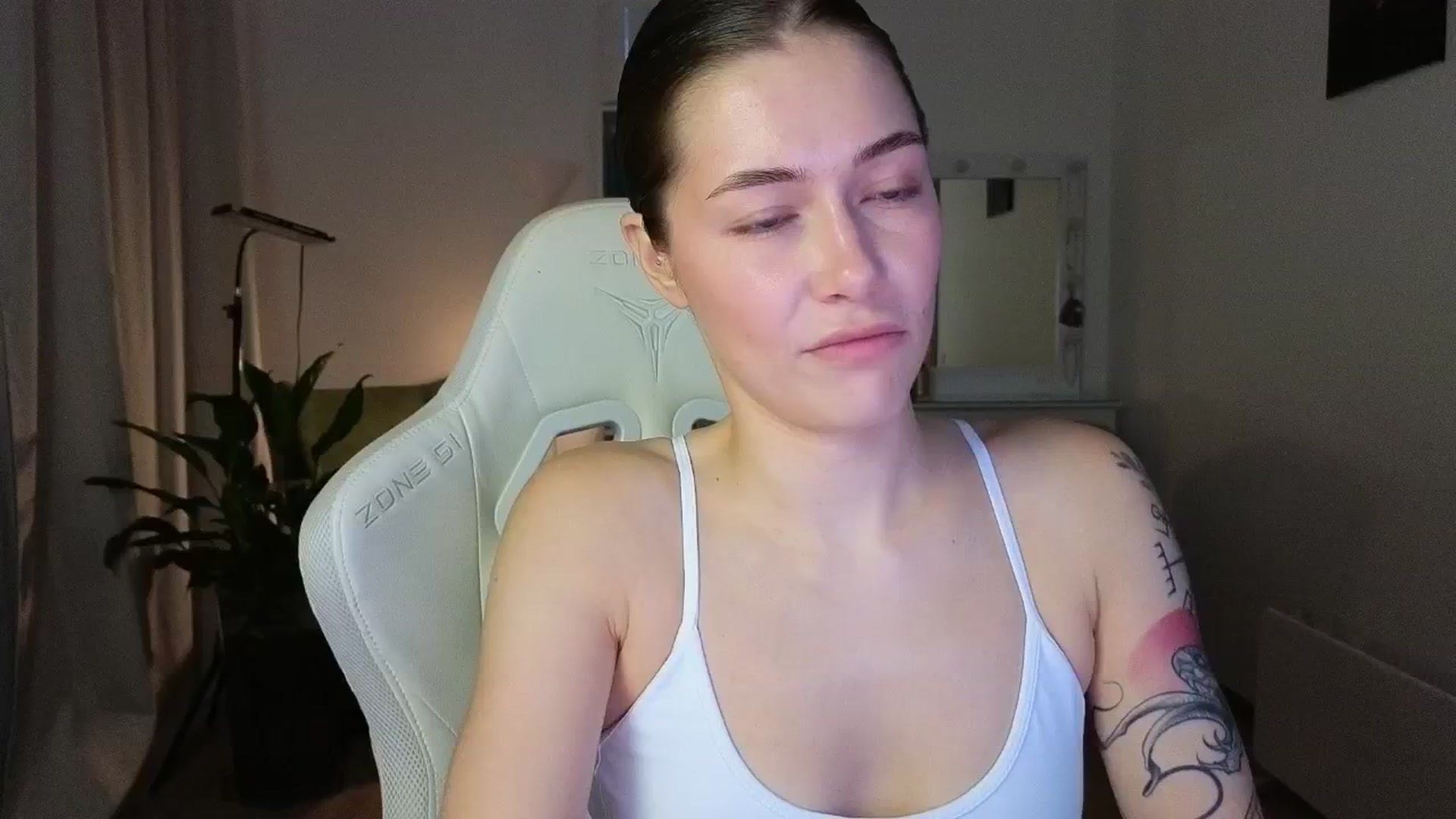 Gallery image thumbnail from KeepSpark's myfreecams stream on, 11/28/2025, 04:55 image 16 of 20