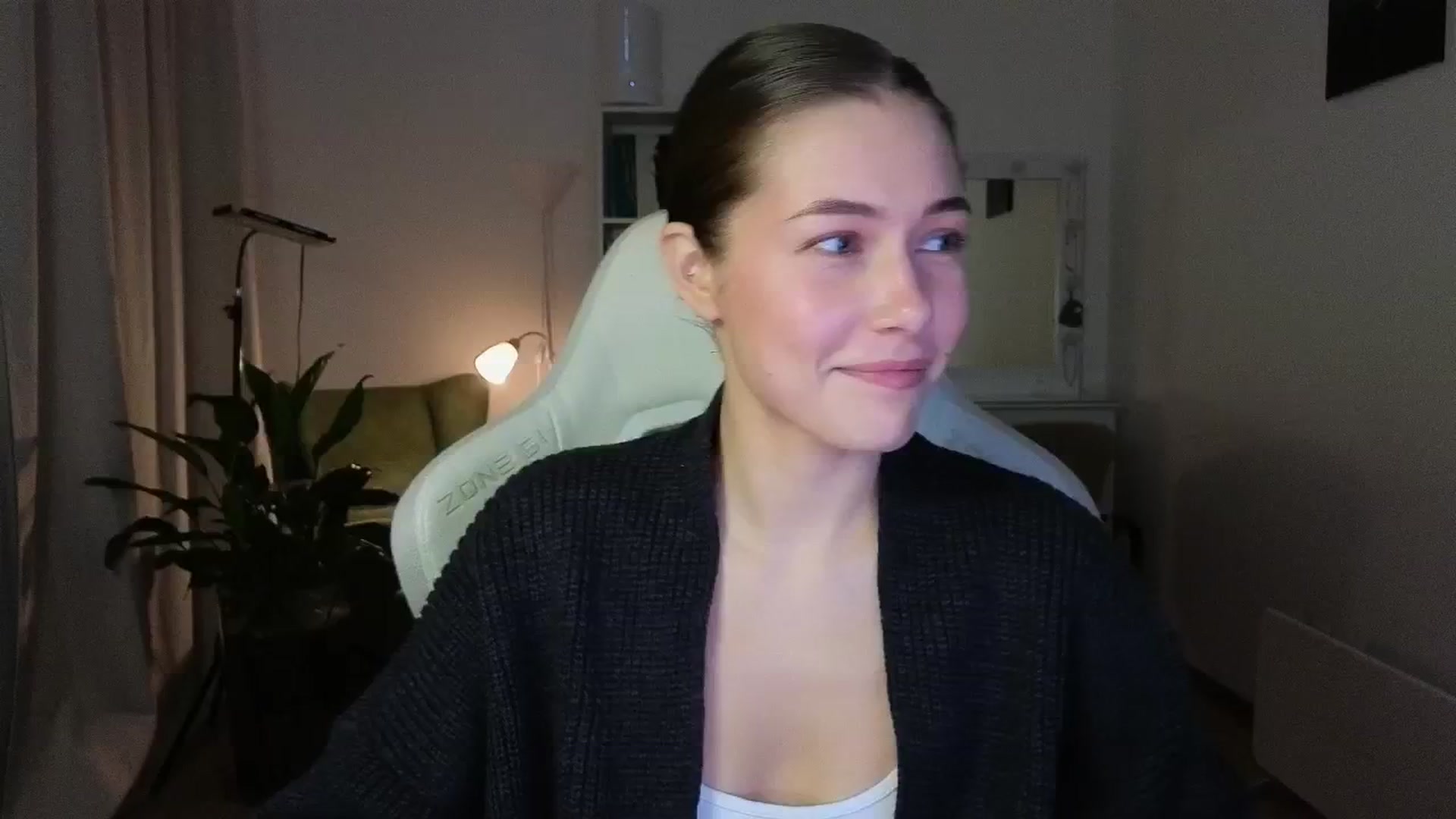 Gallery image thumbnail from KeepSpark's myfreecams stream on, 11/28/2025, 04:55 image 4 of 20