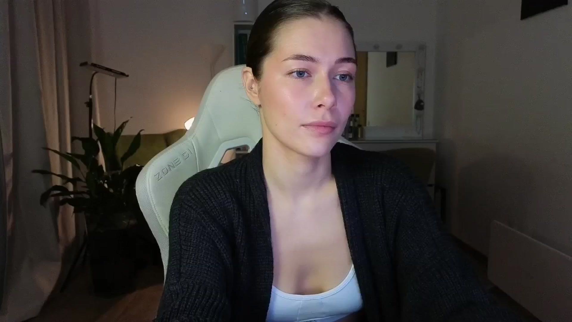 Gallery image thumbnail from KeepSpark's myfreecams stream on, 11/28/2025, 05:28 image 13 of 20