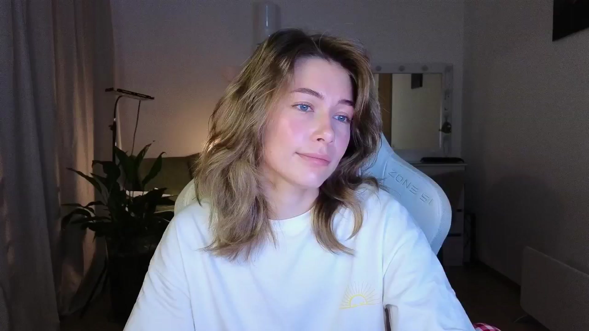 Gallery image thumbnail from KeepSpark's myfreecams stream on, 11/30/2025, 04:48 image 19 of 20