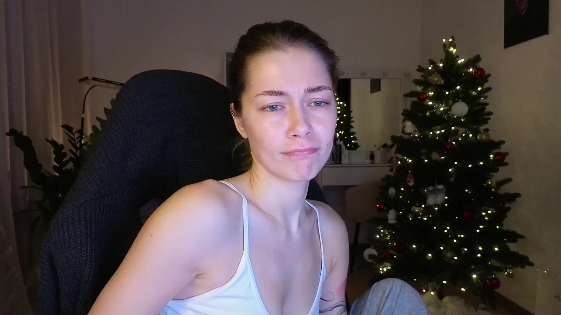 Gallery image thumbnail from KeepSpark's myfreecams stream on, 12/22/2025, 06:00 image 19 of 20