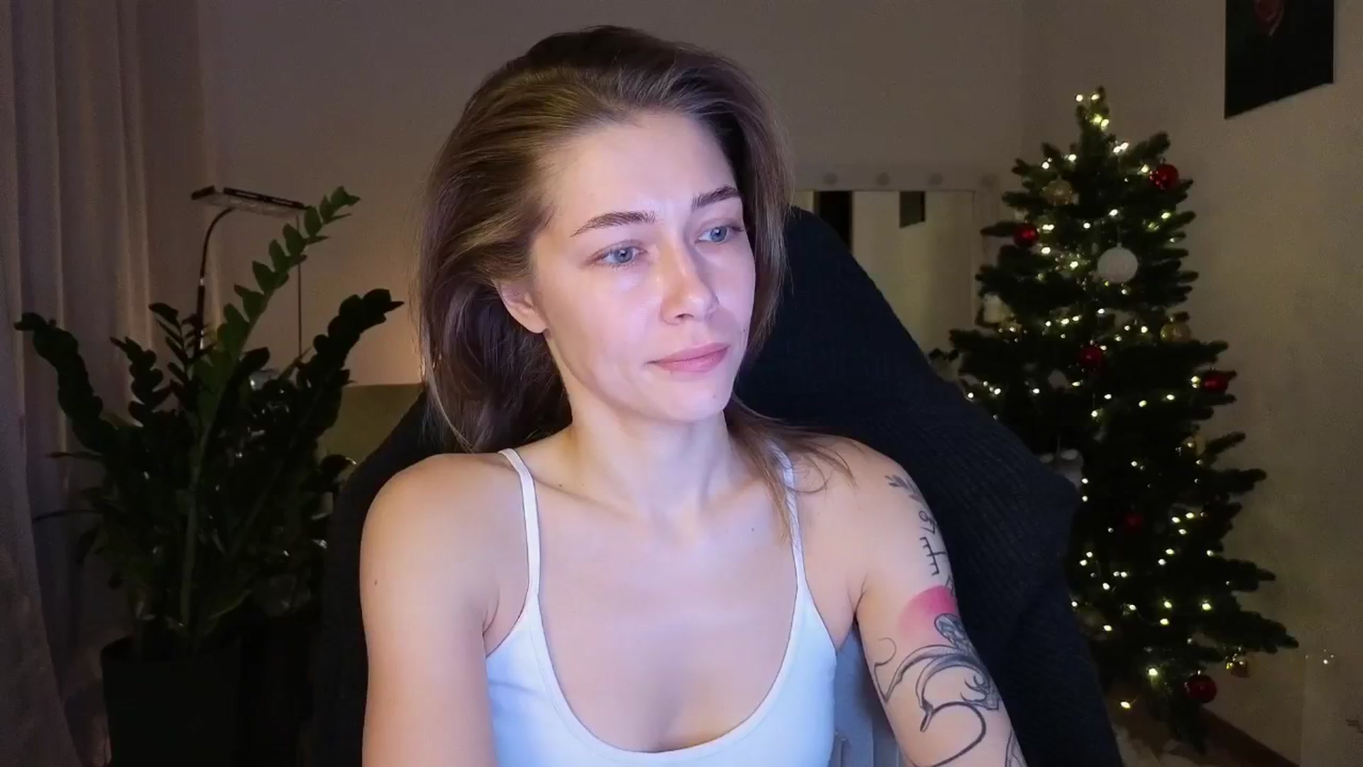 Gallery image thumbnail from KeepSpark's myfreecams stream on, 12/22/2025, 06:00 image 15 of 20