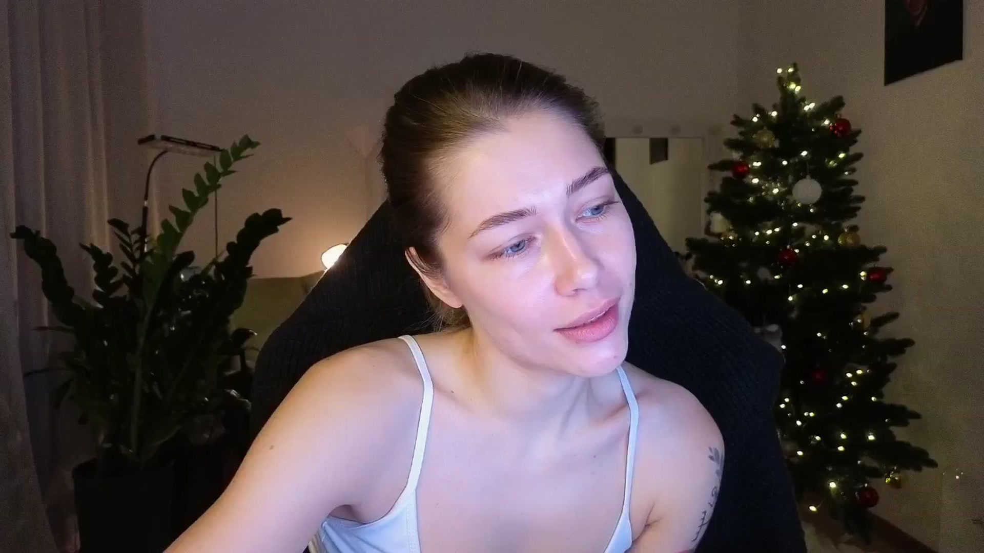 Gallery image thumbnail from KeepSpark's myfreecams stream on, 12/22/2025, 06:00 image 18 of 20