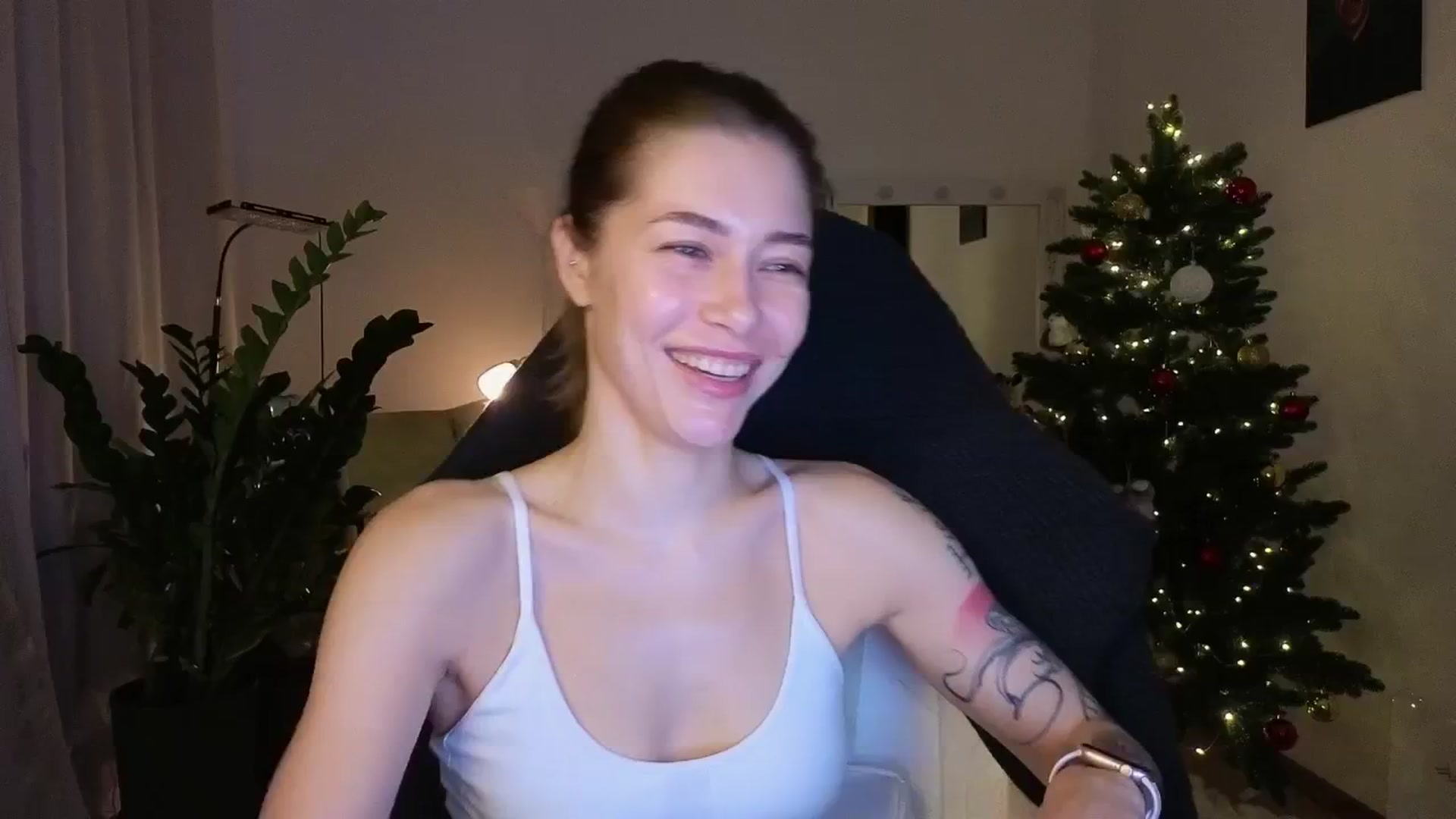 Gallery image thumbnail from KeepSpark's myfreecams stream on, 12/22/2025, 06:00 image 20 of 20