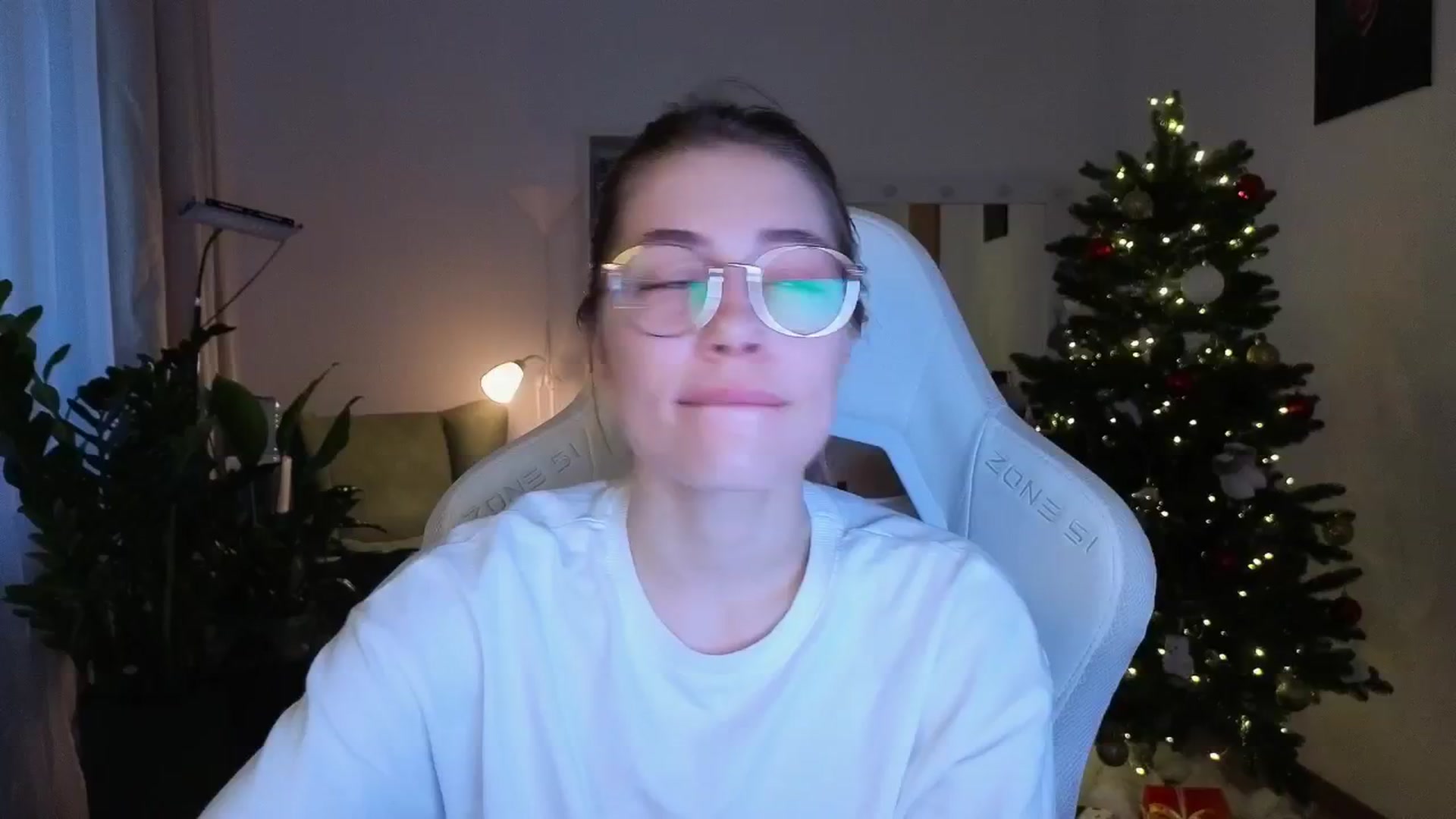 Gallery image thumbnail from KeepSpark's myfreecams stream on, 12/26/2025, 06:44 image 14 of 20